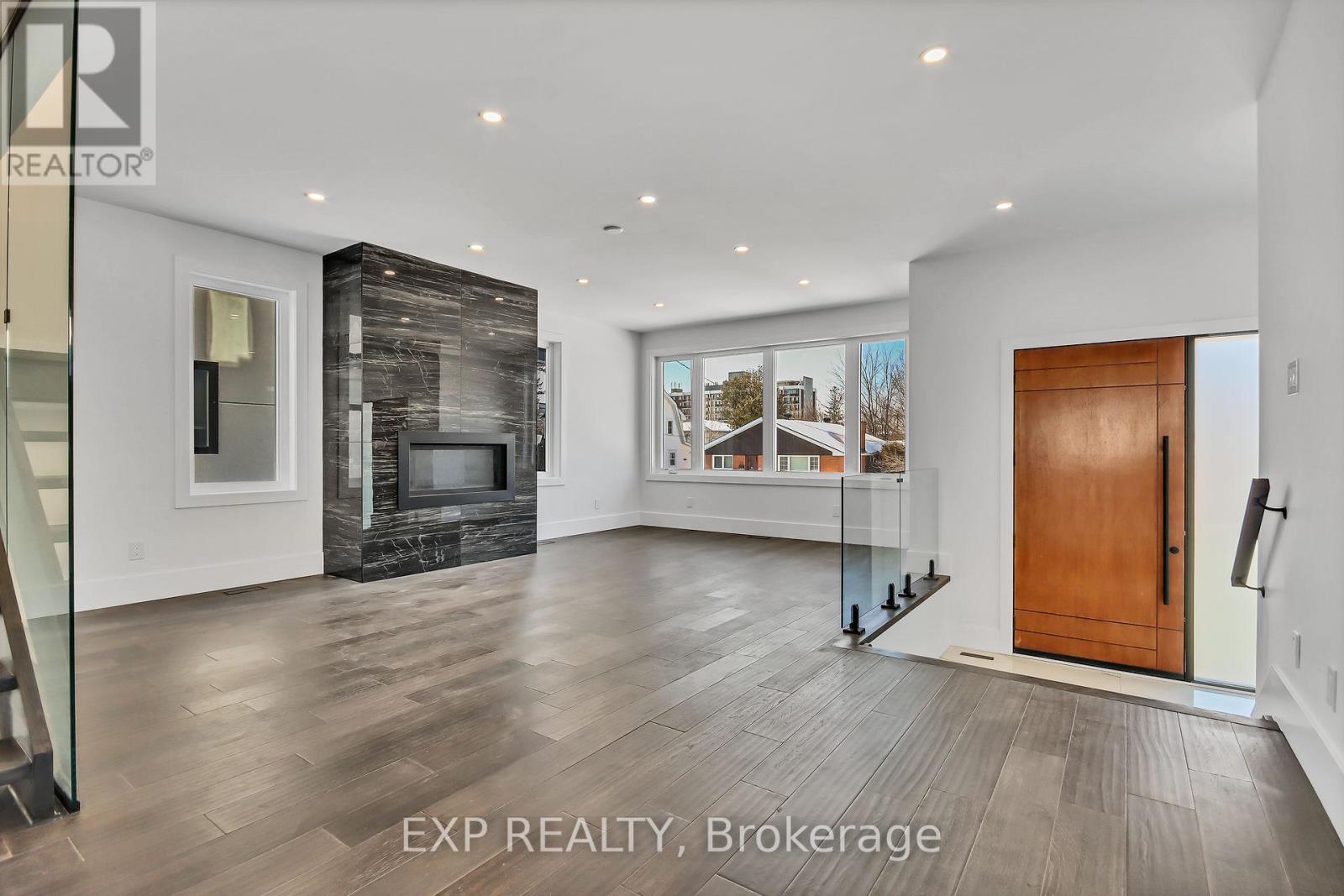 485 Hartleigh Avenue, Ottawa, Ontario  K2B 5J5 - Photo 3 - X12405220