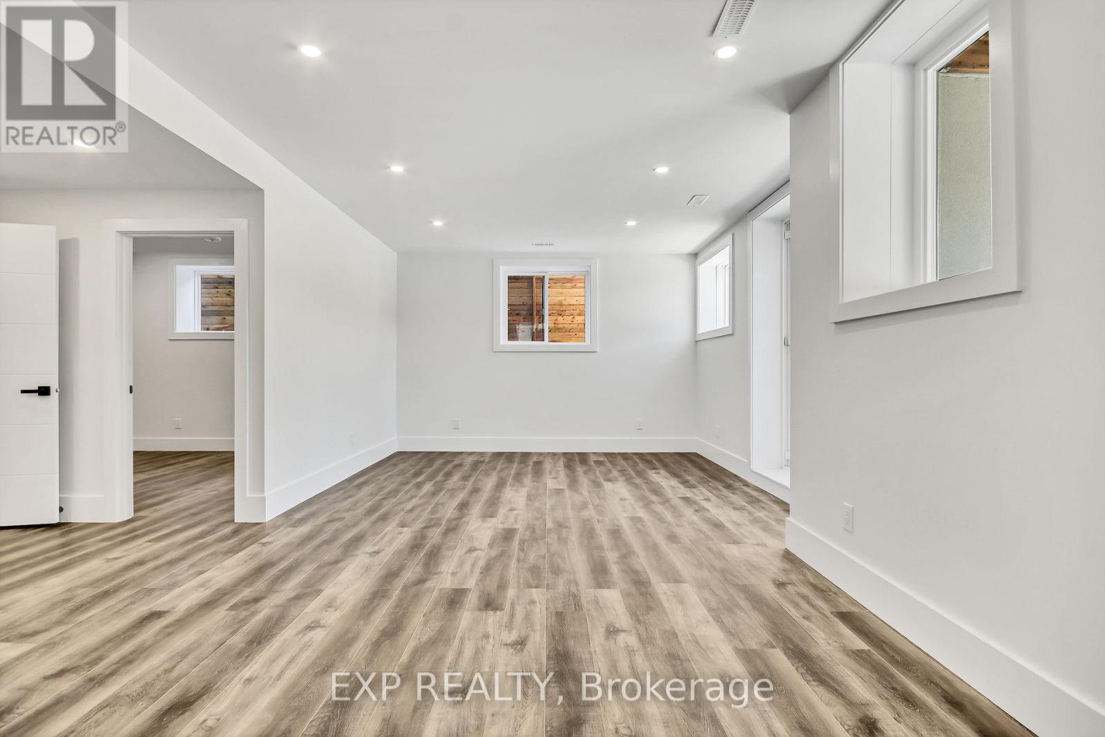 485 Hartleigh Avenue, Ottawa, Ontario  K2B 5J5 - Photo 32 - X12405220