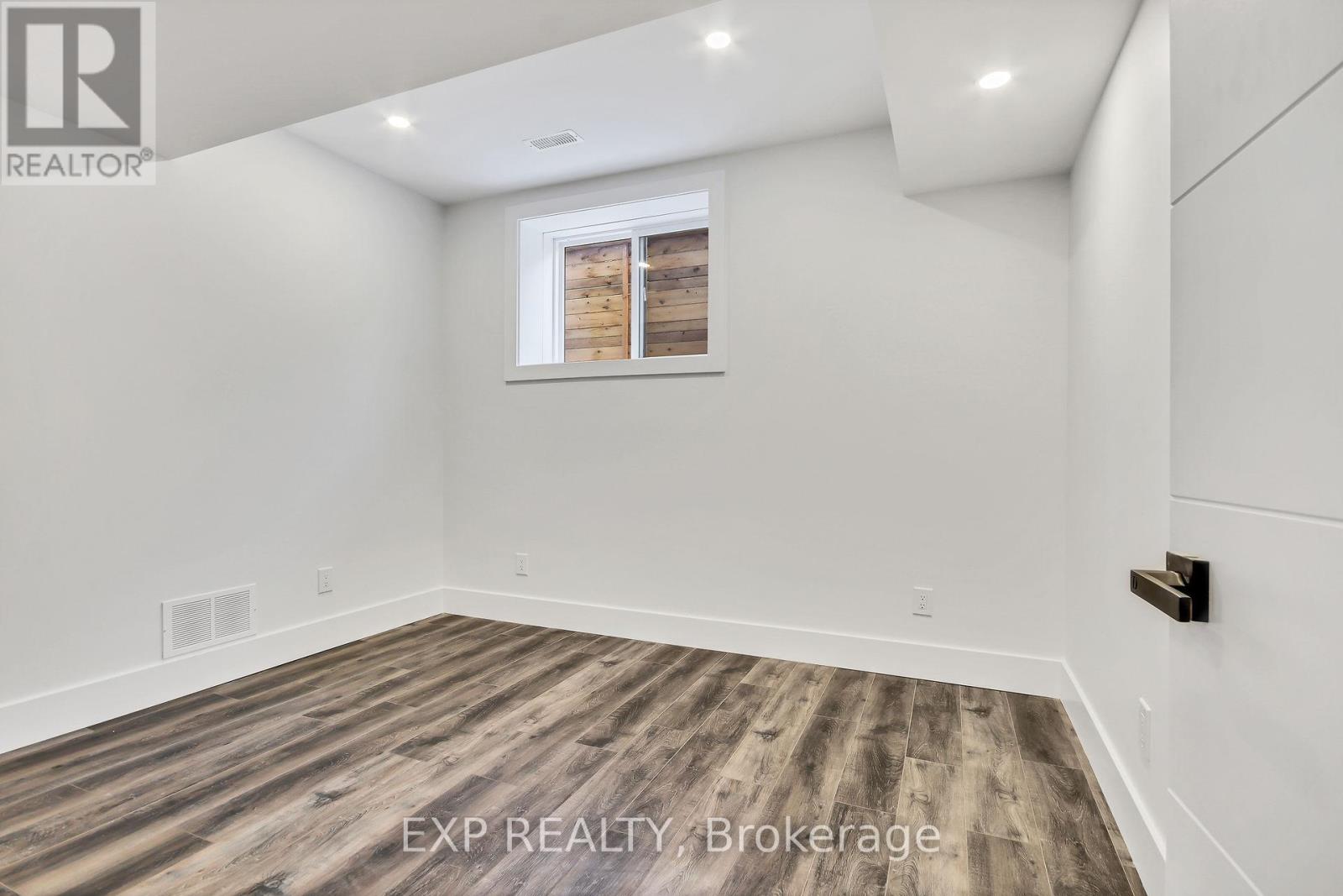 485 Hartleigh Avenue, Ottawa, Ontario  K2B 5J5 - Photo 35 - X12405220