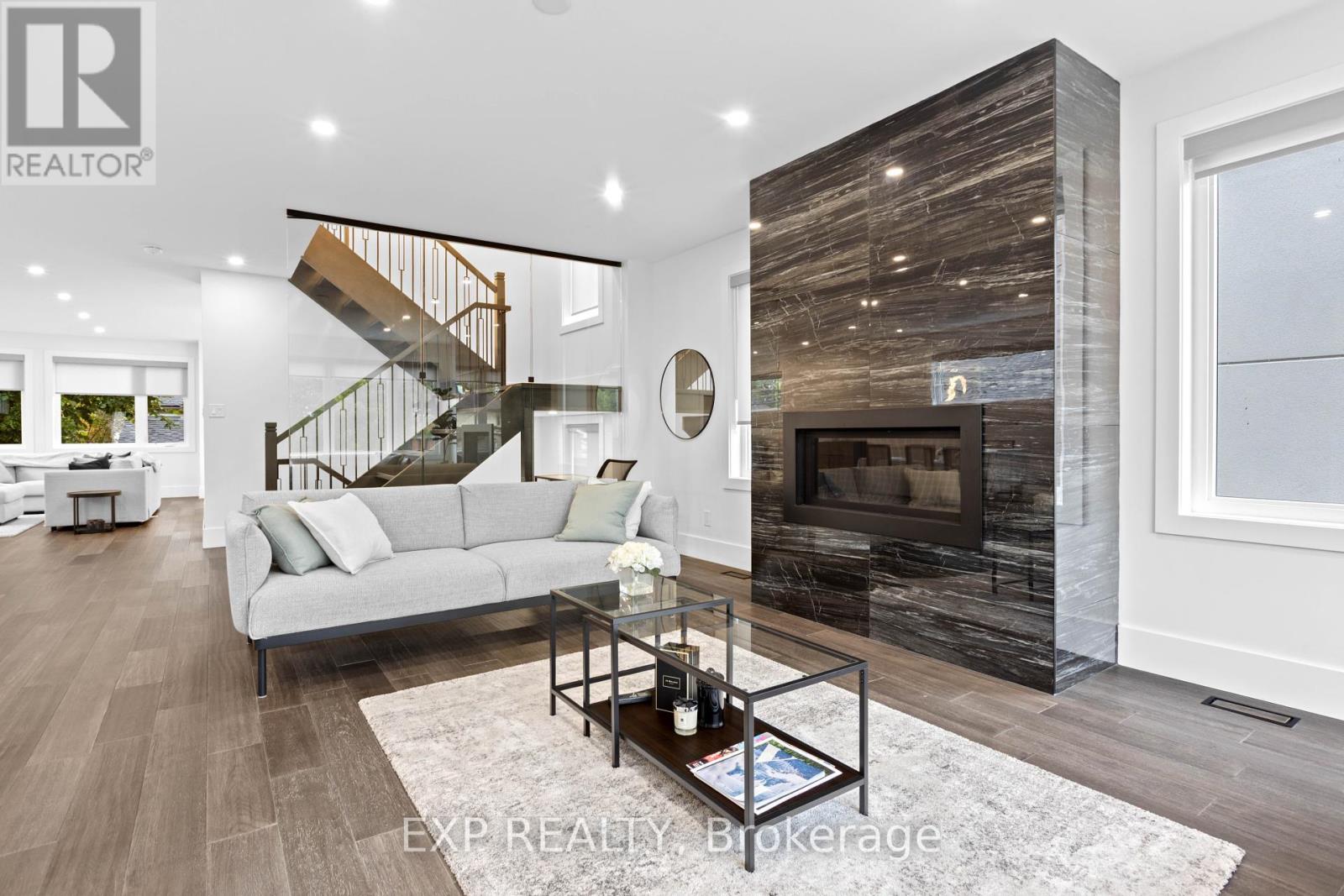 485 Hartleigh Avenue, Ottawa, Ontario  K2B 5J5 - Photo 4 - X12405220