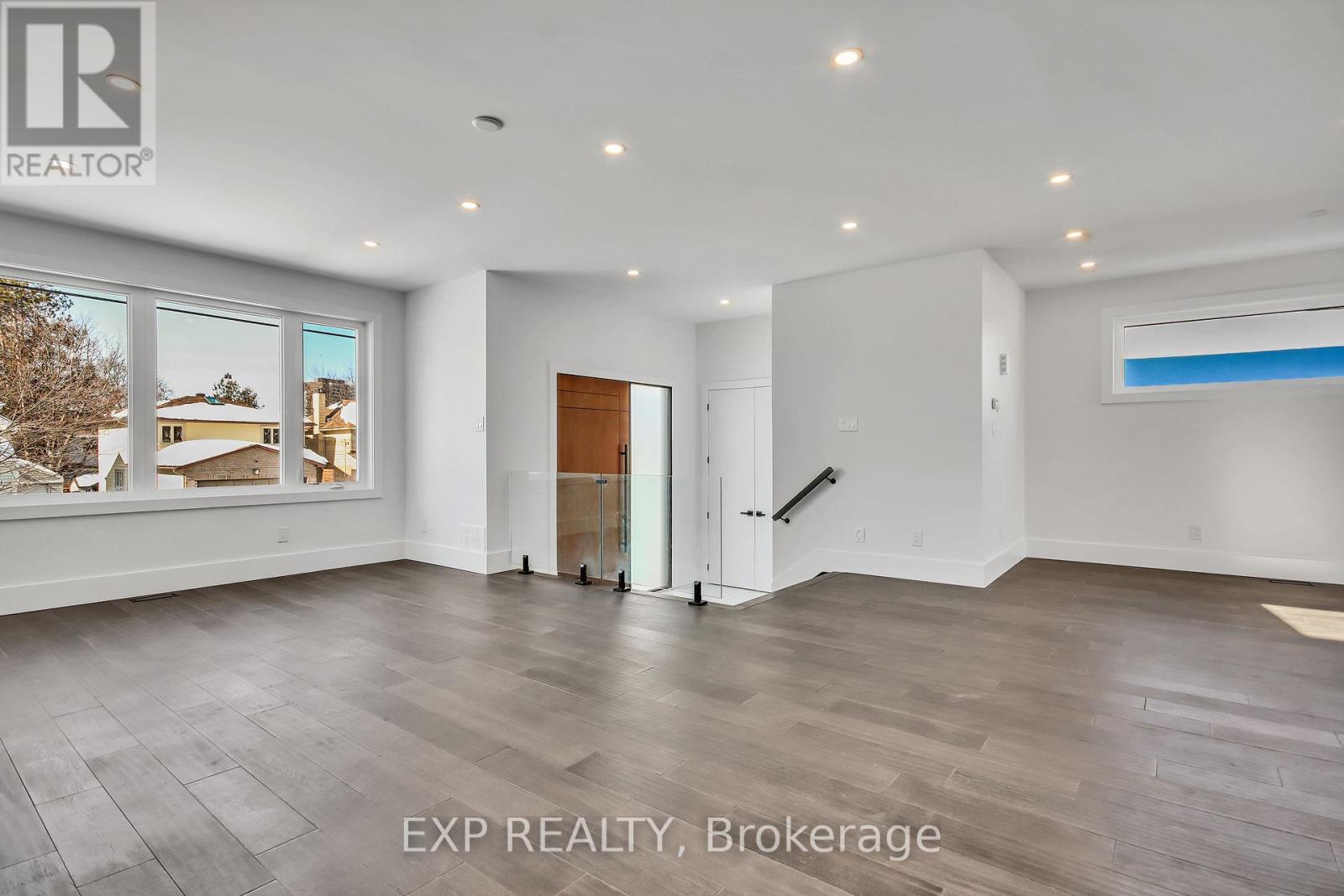 485 Hartleigh Avenue, Ottawa, Ontario  K2B 5J5 - Photo 8 - X12405220