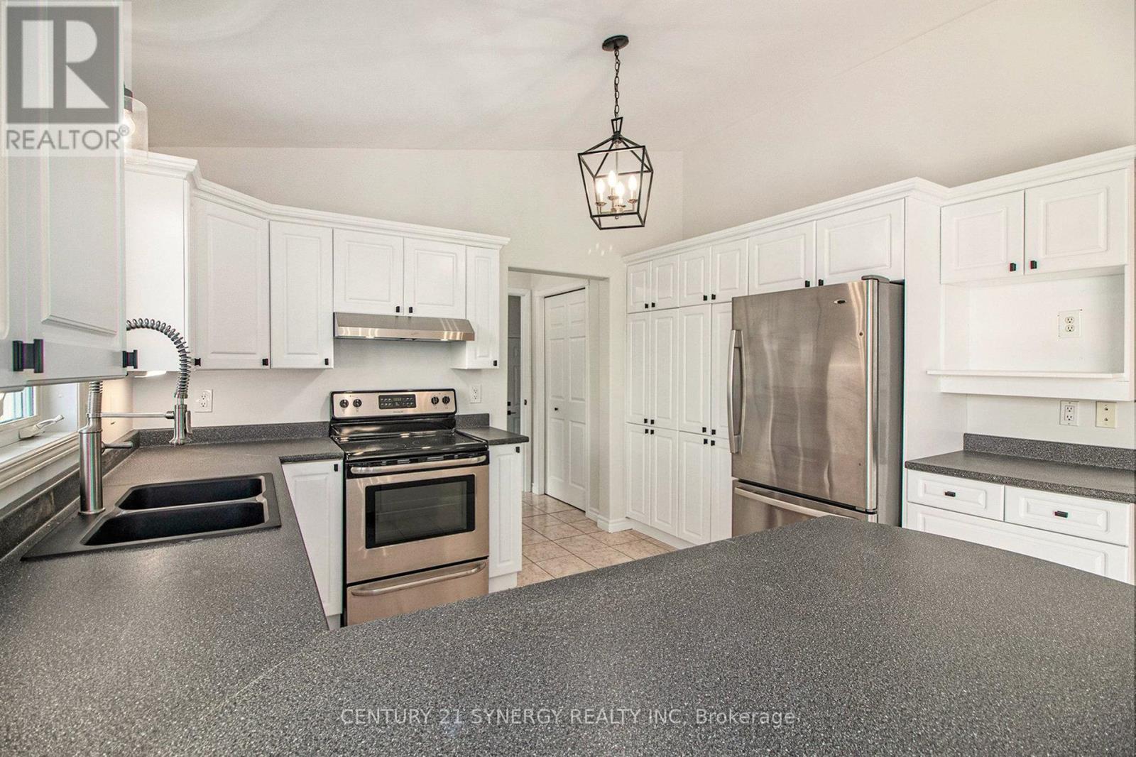 7 Bridge Street, North Stormont, Ontario  K0A 1R0 - Photo 13 - X12405238
