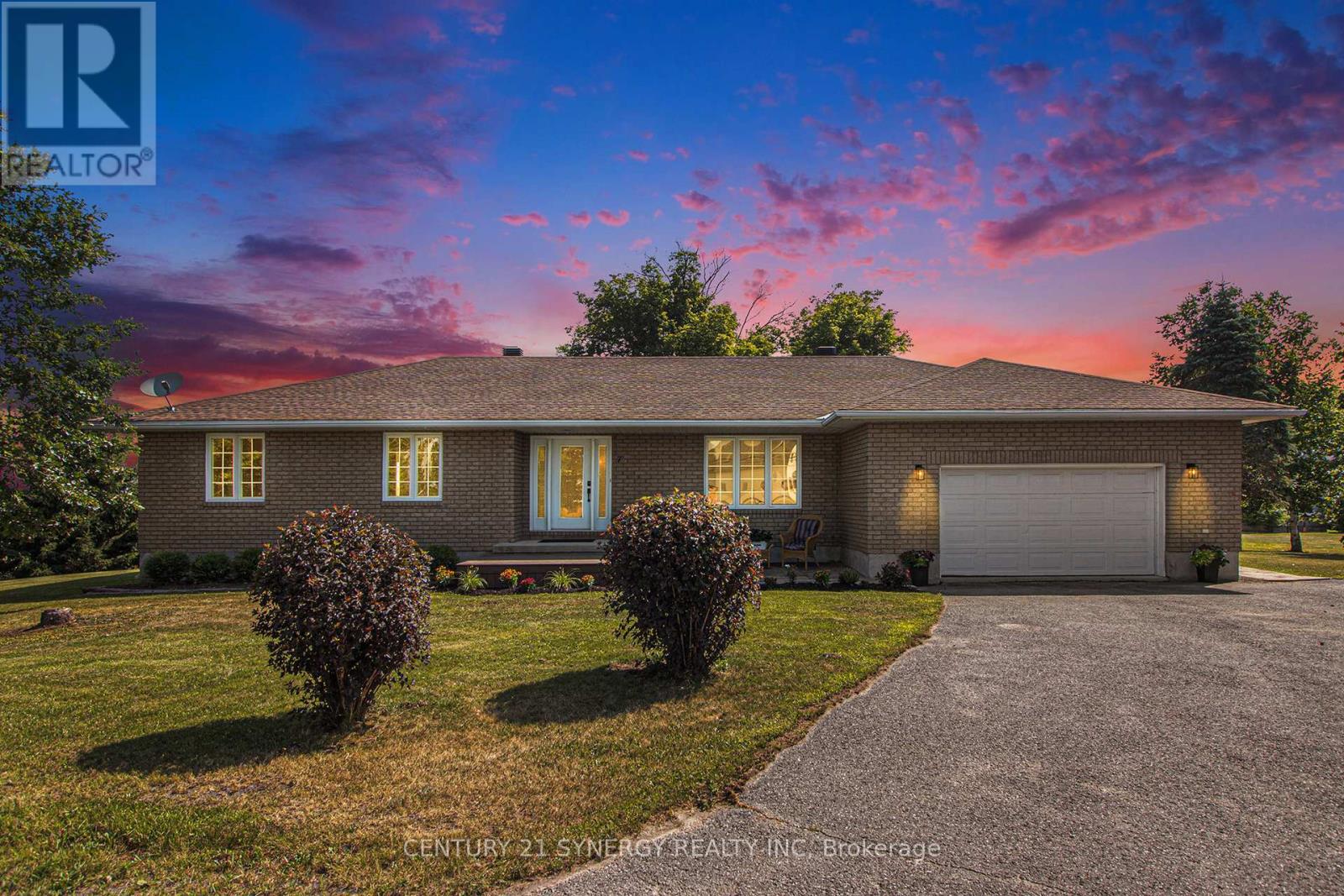 7 Bridge Street, North Stormont, Ontario  K0A 1R0 - Photo 2 - X12405238