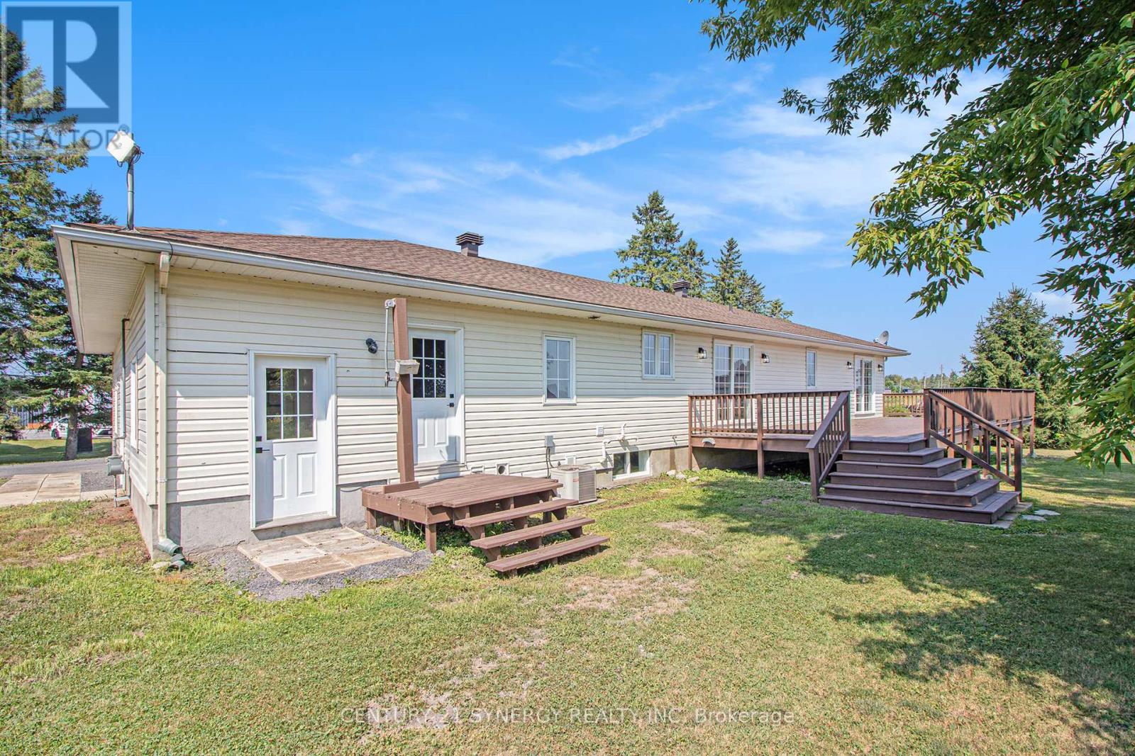 7 Bridge Street, North Stormont, Ontario  K0A 1R0 - Photo 37 - X12405238