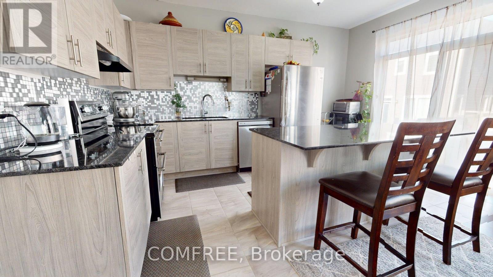 339 Lamarche Avenue, Ottawa, Ontario  K1W 0M9 - Photo 6 - X12405253