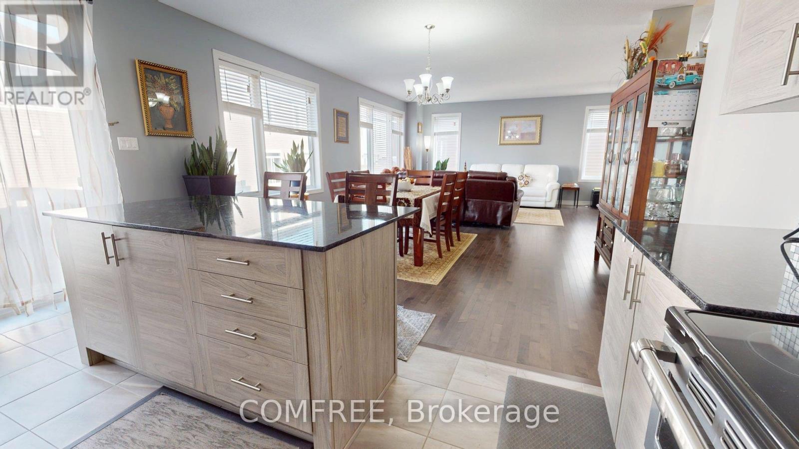 339 Lamarche Avenue, Ottawa, Ontario  K1W 0M9 - Photo 7 - X12405253