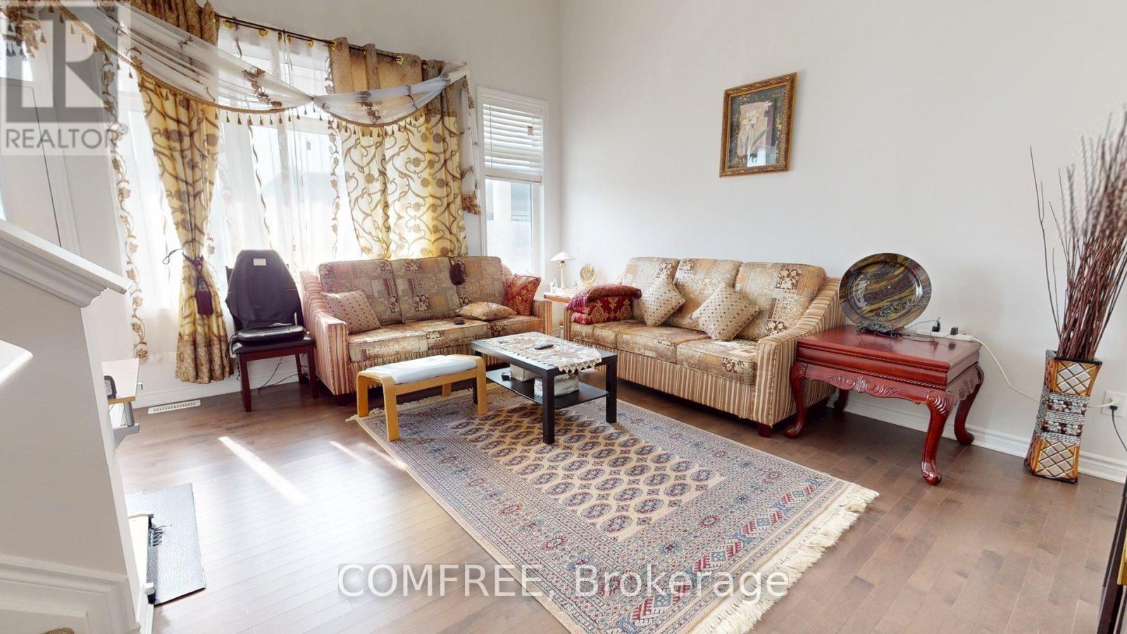 339 Lamarche Avenue, Ottawa, Ontario  K1W 0M9 - Photo 8 - X12405253