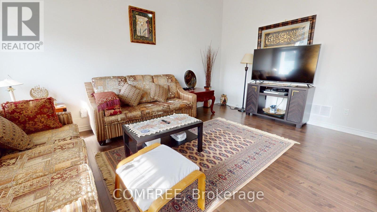 339 Lamarche Avenue, Ottawa, Ontario  K1W 0M9 - Photo 9 - X12405253