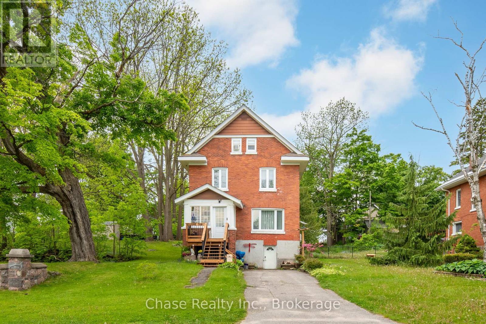 746 Sixth Avenue, Tay (Port Mcnicoll), Ontario  L0K 1R0 - Photo 1 - S12405256