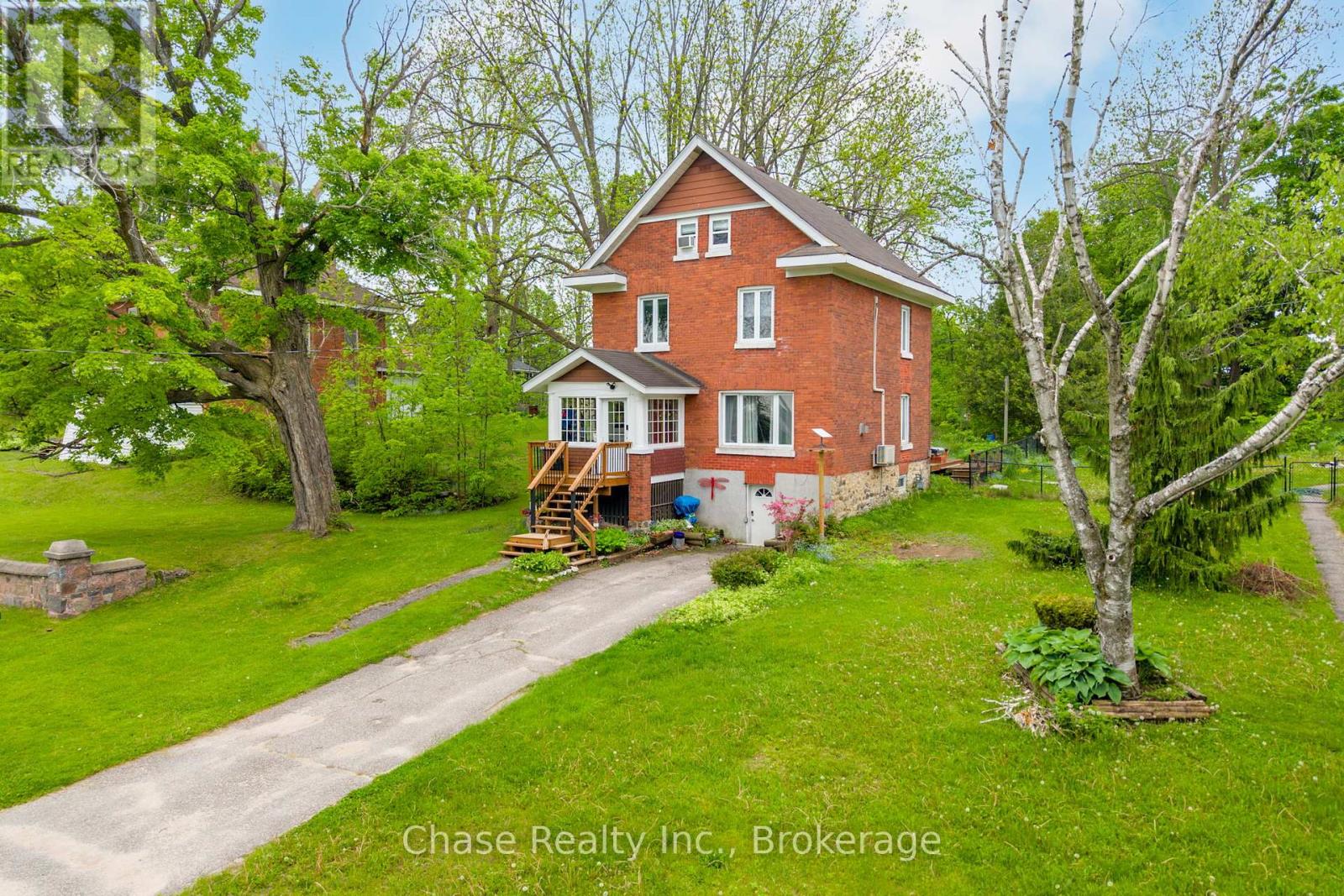 746 Sixth Avenue, Tay (Port Mcnicoll), Ontario  L0K 1R0 - Photo 31 - S12405256