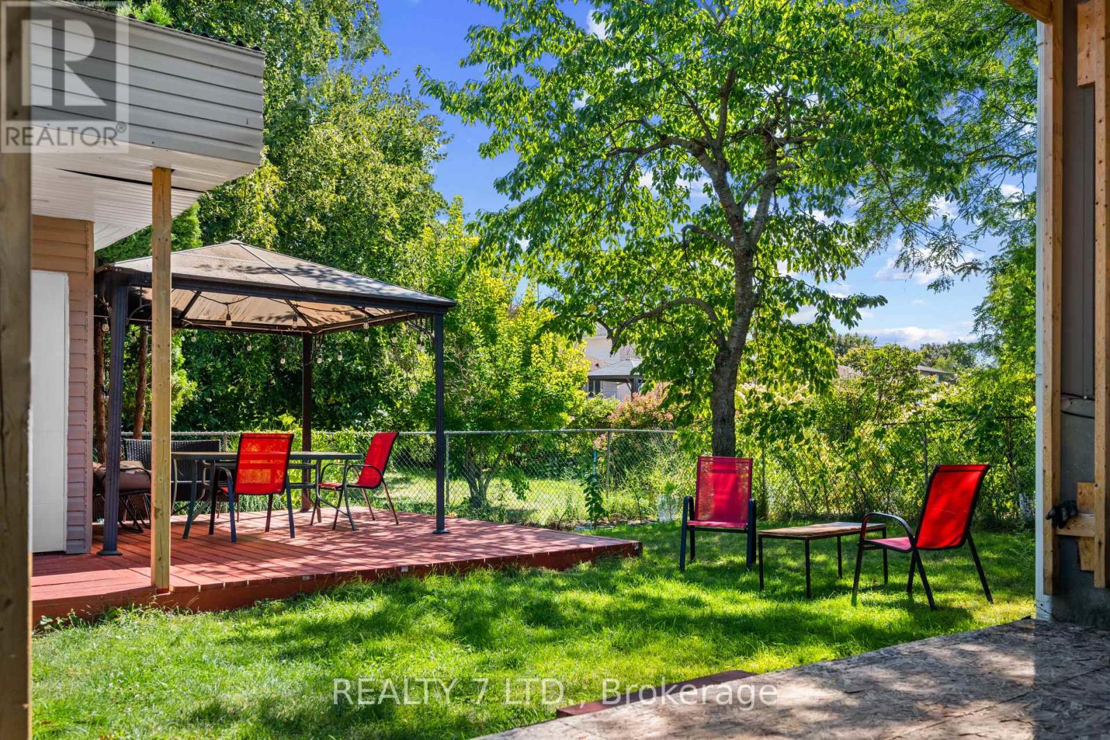 674 Vine Street, St. Catharines, Ontario  L2M 7L8 - Photo 36 - X12405219