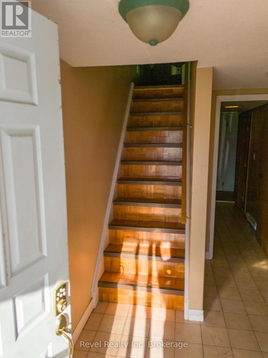 967 Tackaberry Drive, North Bay, Ontario  P1B 4R8 - Photo 2 - X12405227