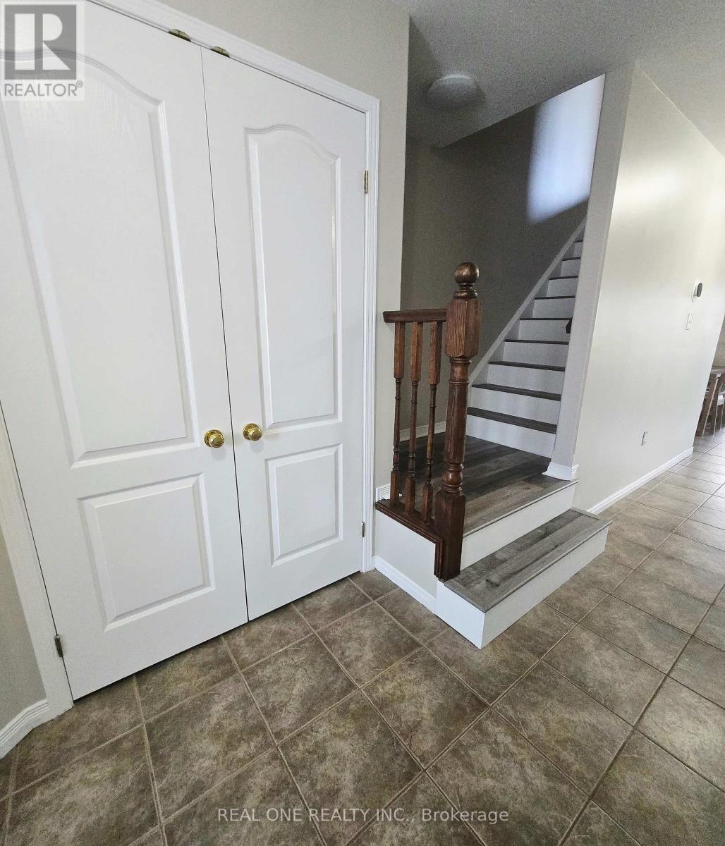 43 Shephard Avenue, New Tecumseth, Ontario  L9R 2E8 - Photo 7 - N12393128