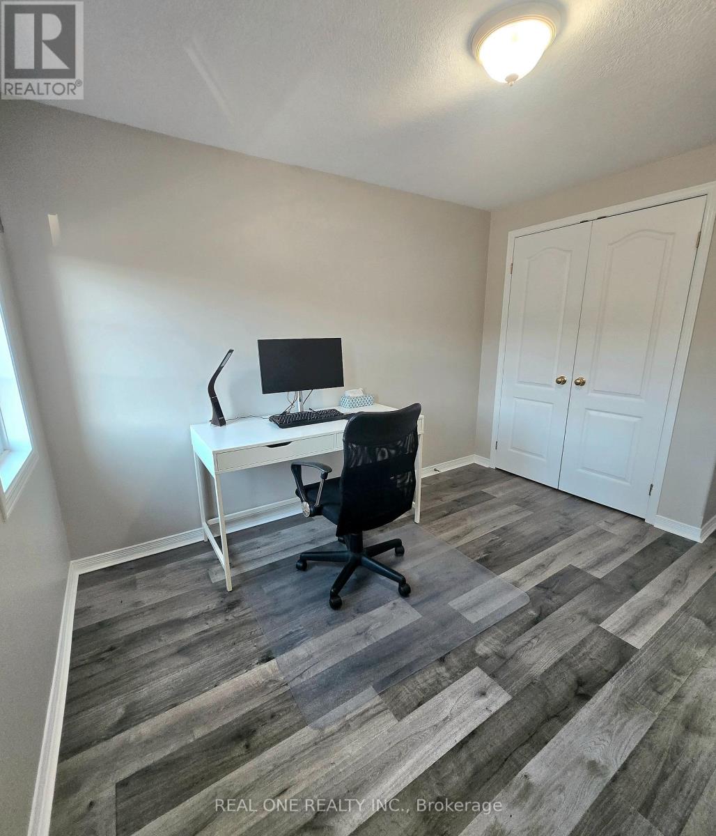 43 Shephard Avenue, New Tecumseth, Ontario  L9R 2E8 - Photo 24 - N12393128