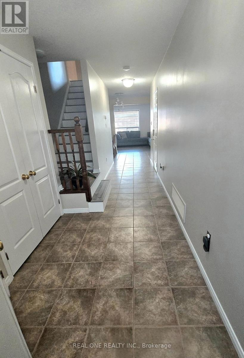 43 Shephard Avenue, New Tecumseth, Ontario  L9R 2E8 - Photo 6 - N12393128