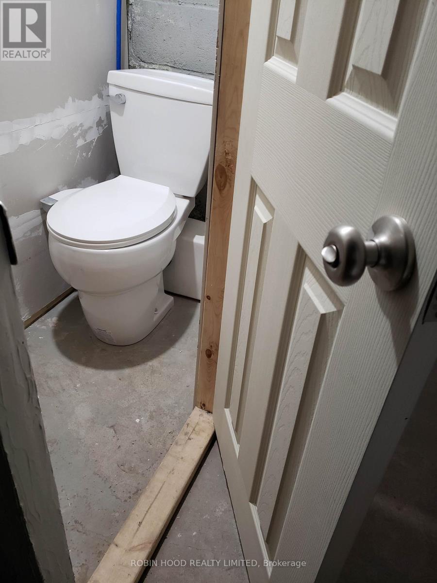 1465 Harwood Avenue N, Ajax, Ontario  L1T 4T9 - Photo 12 - E12405206