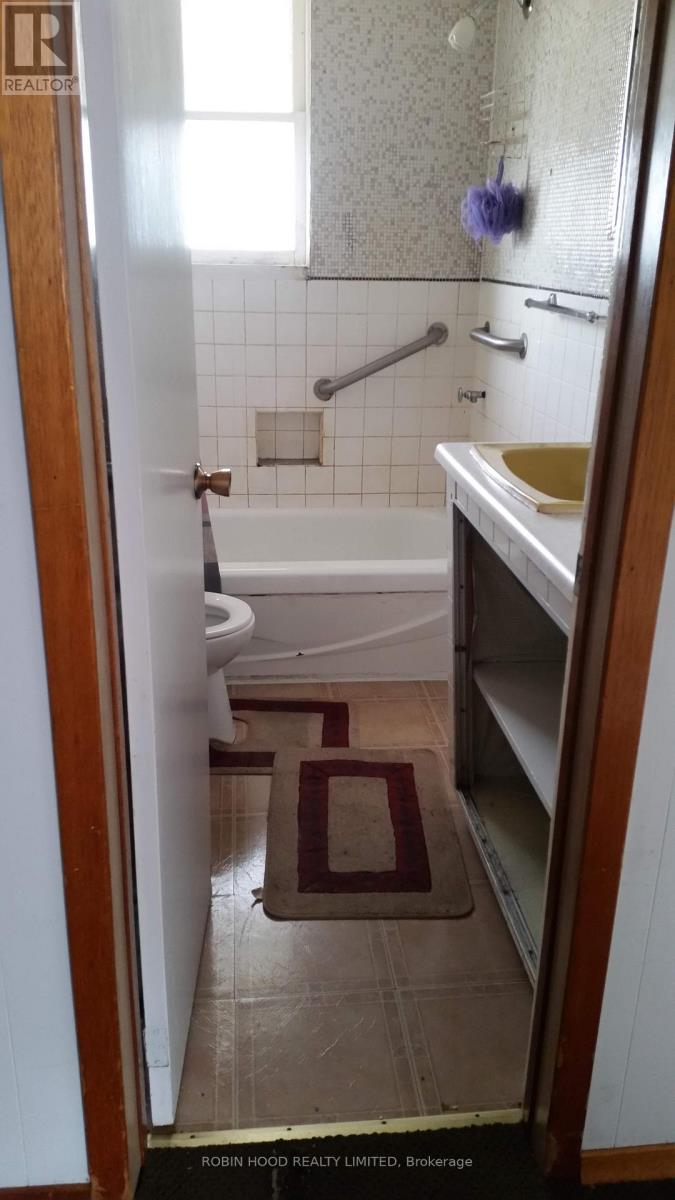 1465 Harwood Avenue N, Ajax, Ontario  L1T 4T9 - Photo 9 - E12405206