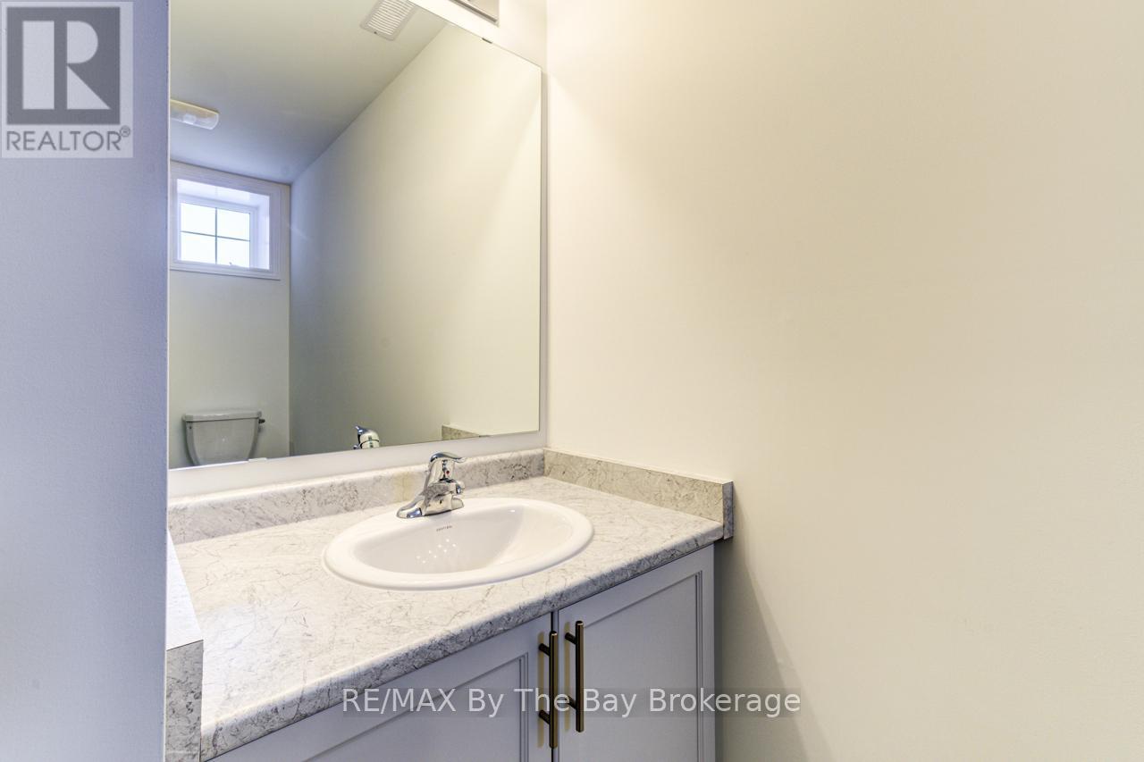15 Sun Valley Avenue, Wasaga Beach, Ontario  L9Z 0N6 - Photo 24 - S12405272