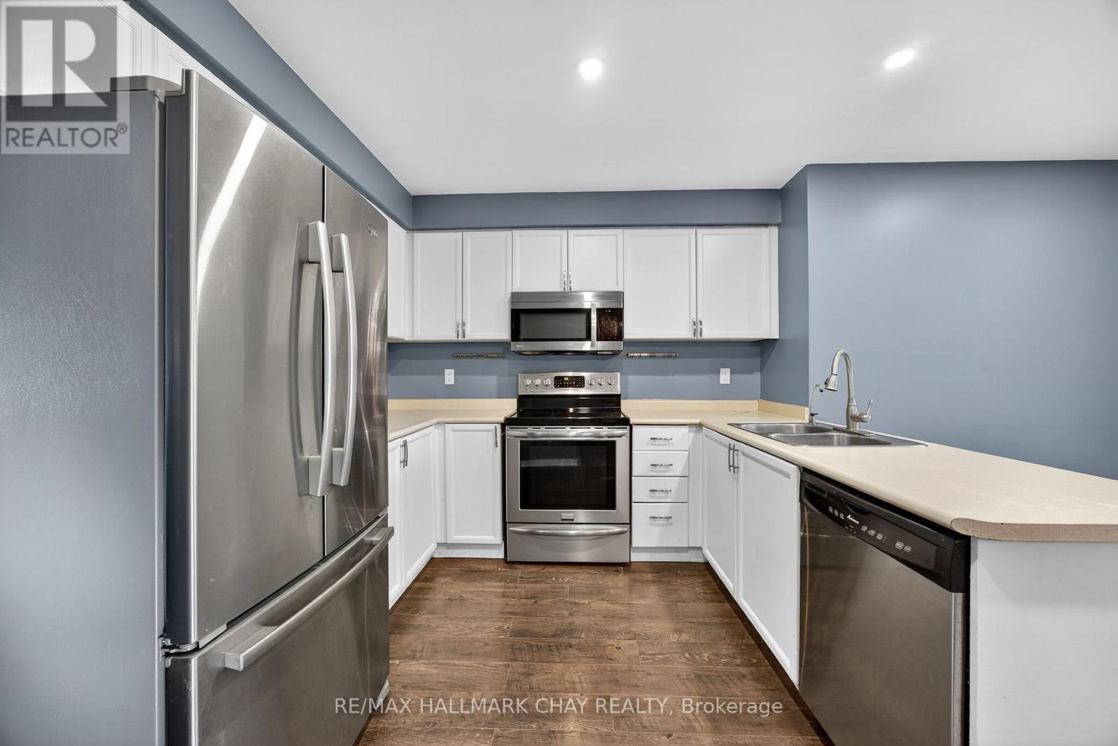 37 Mccarthy Crescent, Essa, Ontario  L0M 1B3 - Photo 15 - N12405211