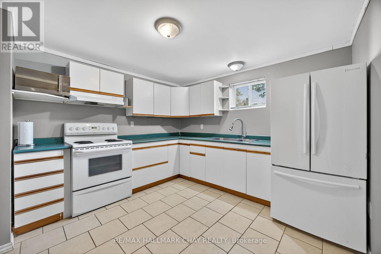 37 Mccarthy Crescent, Essa, Ontario  L0M 1B3 - Photo 33 - N12405211