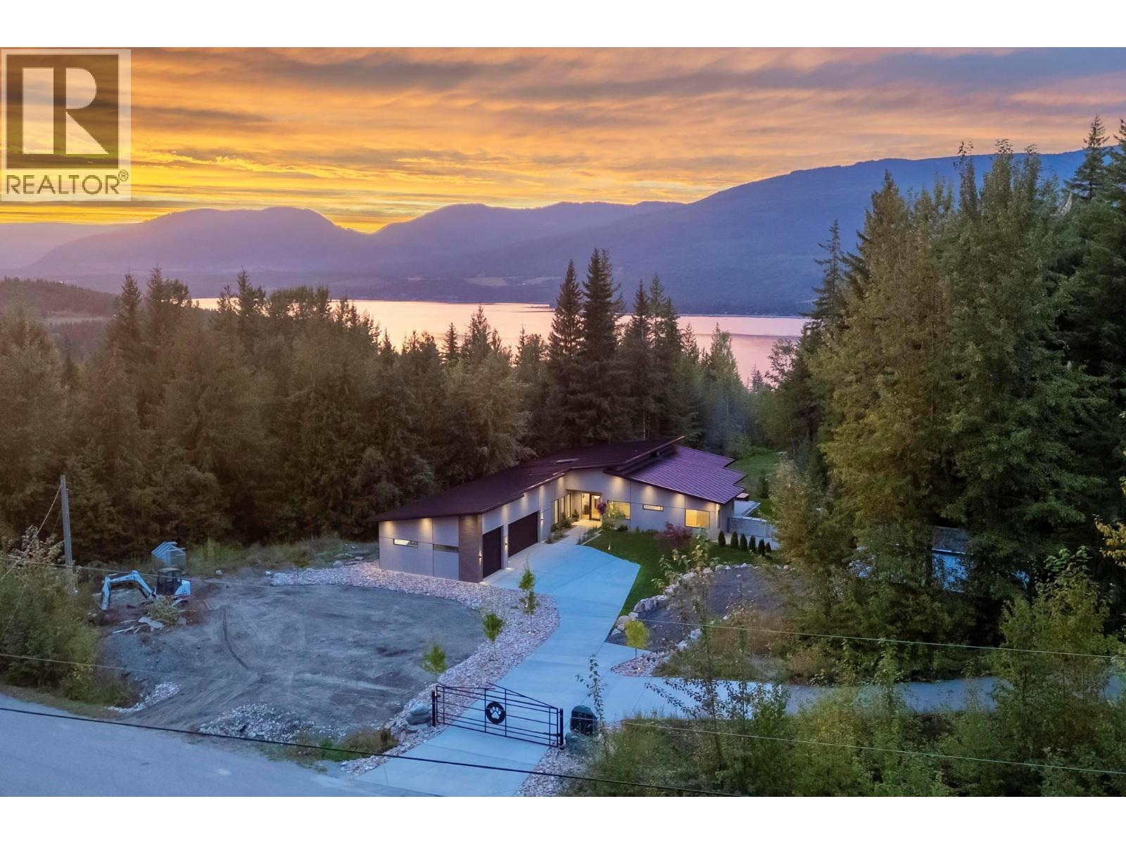 5147 Sunset Drive, Eagle Bay, British Columbia  V0E 1T0 - Photo 2 - 10363000