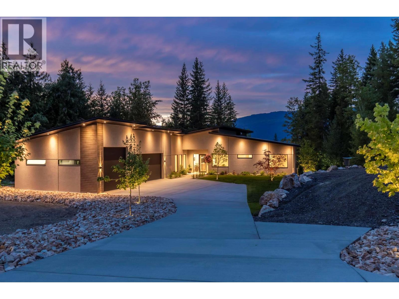 5147 Sunset Drive, Eagle Bay, British Columbia