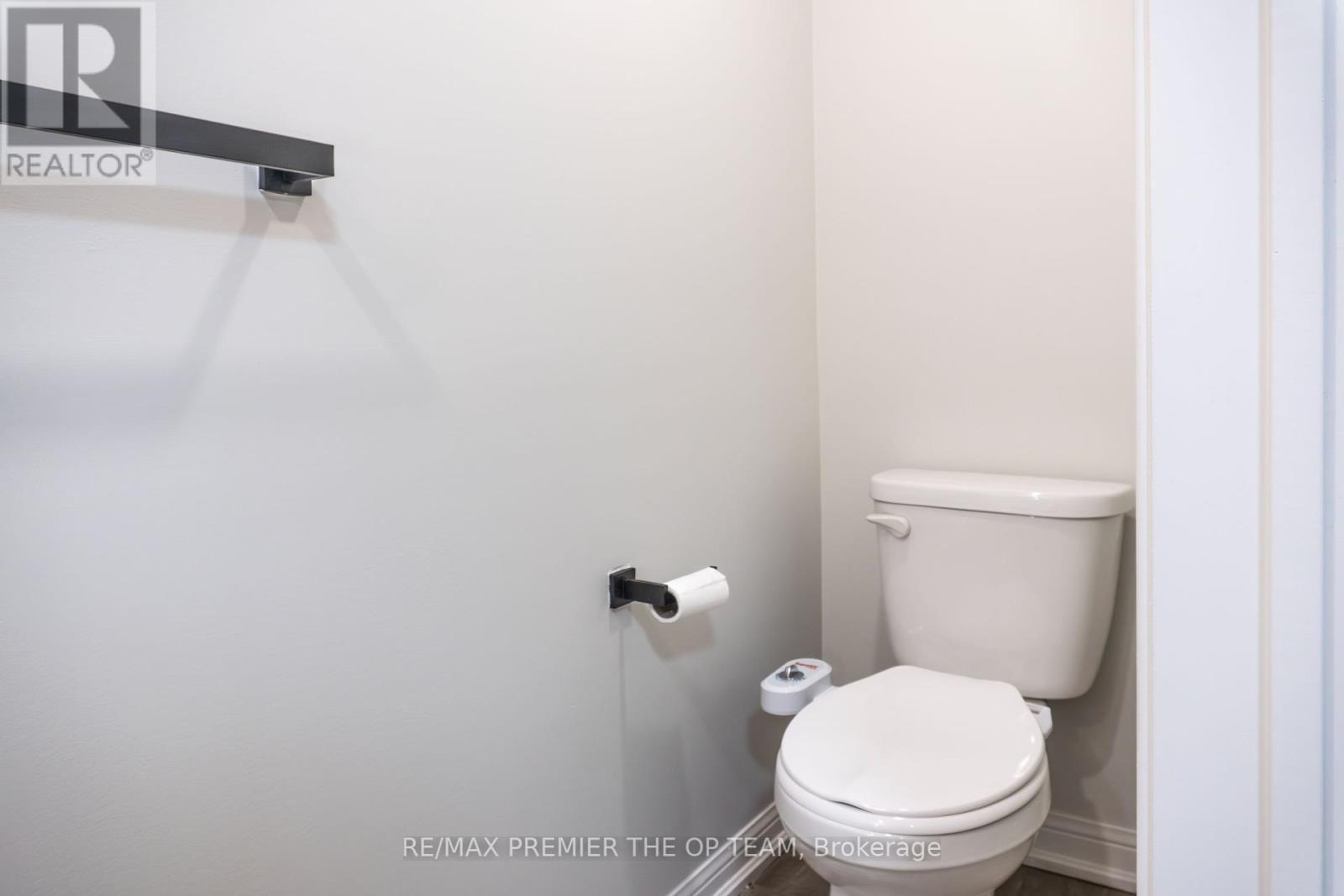 120 - 250 Sunny Meadow Boulevard, Brampton, Ontario  L6R 3Y7 - Photo 11 - W12405201