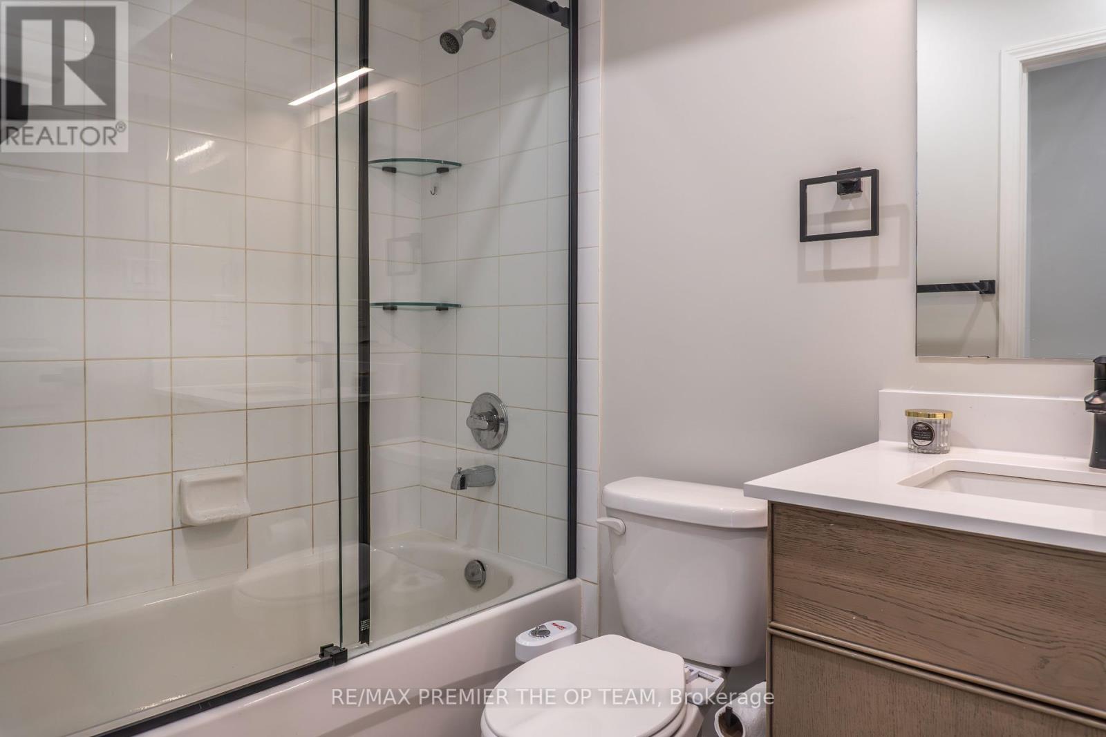 120 - 250 Sunny Meadow Boulevard, Brampton, Ontario  L6R 3Y7 - Photo 19 - W12405201