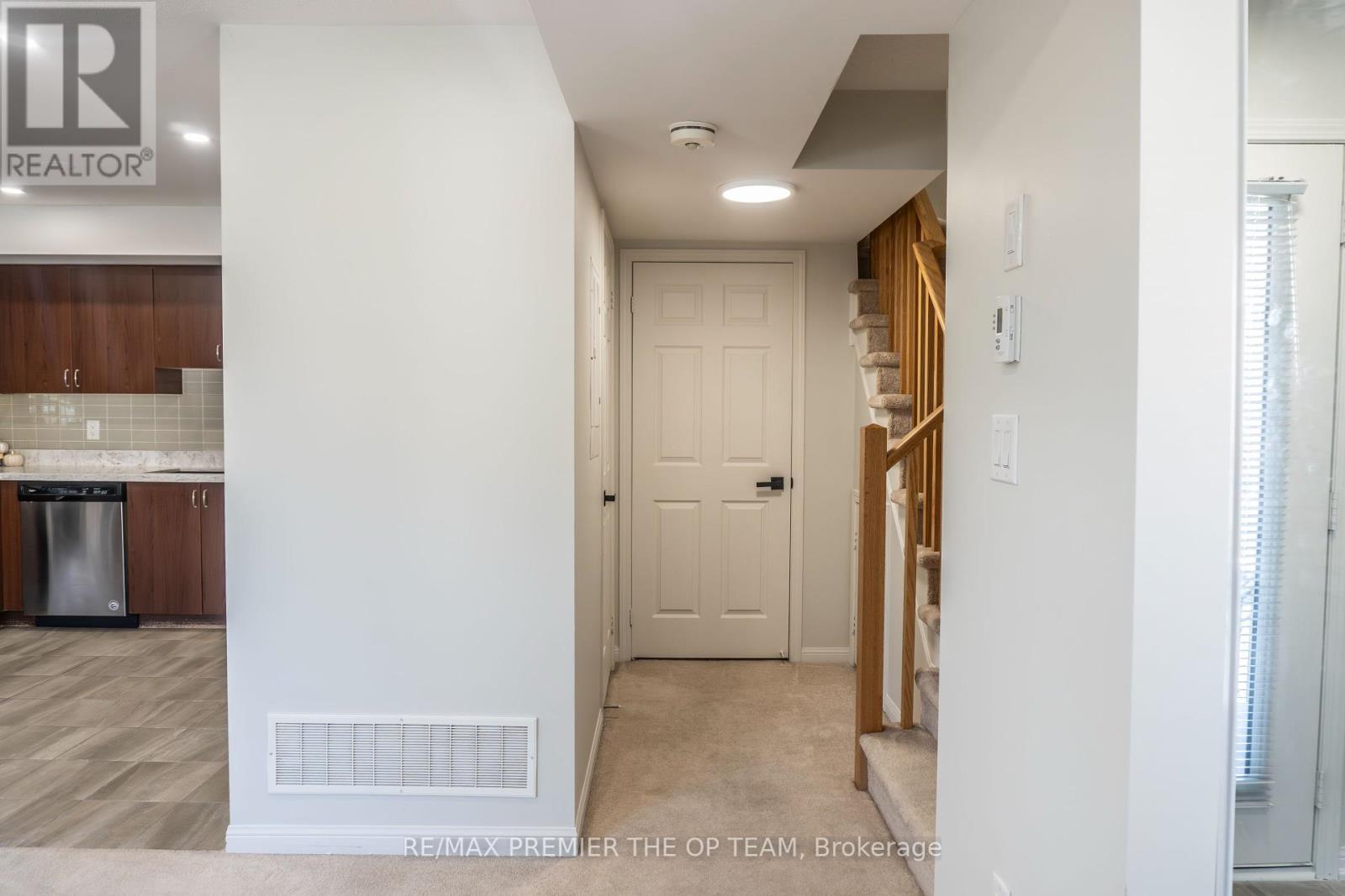 120 - 250 Sunny Meadow Boulevard, Brampton, Ontario  L6R 3Y7 - Photo 2 - W12405201