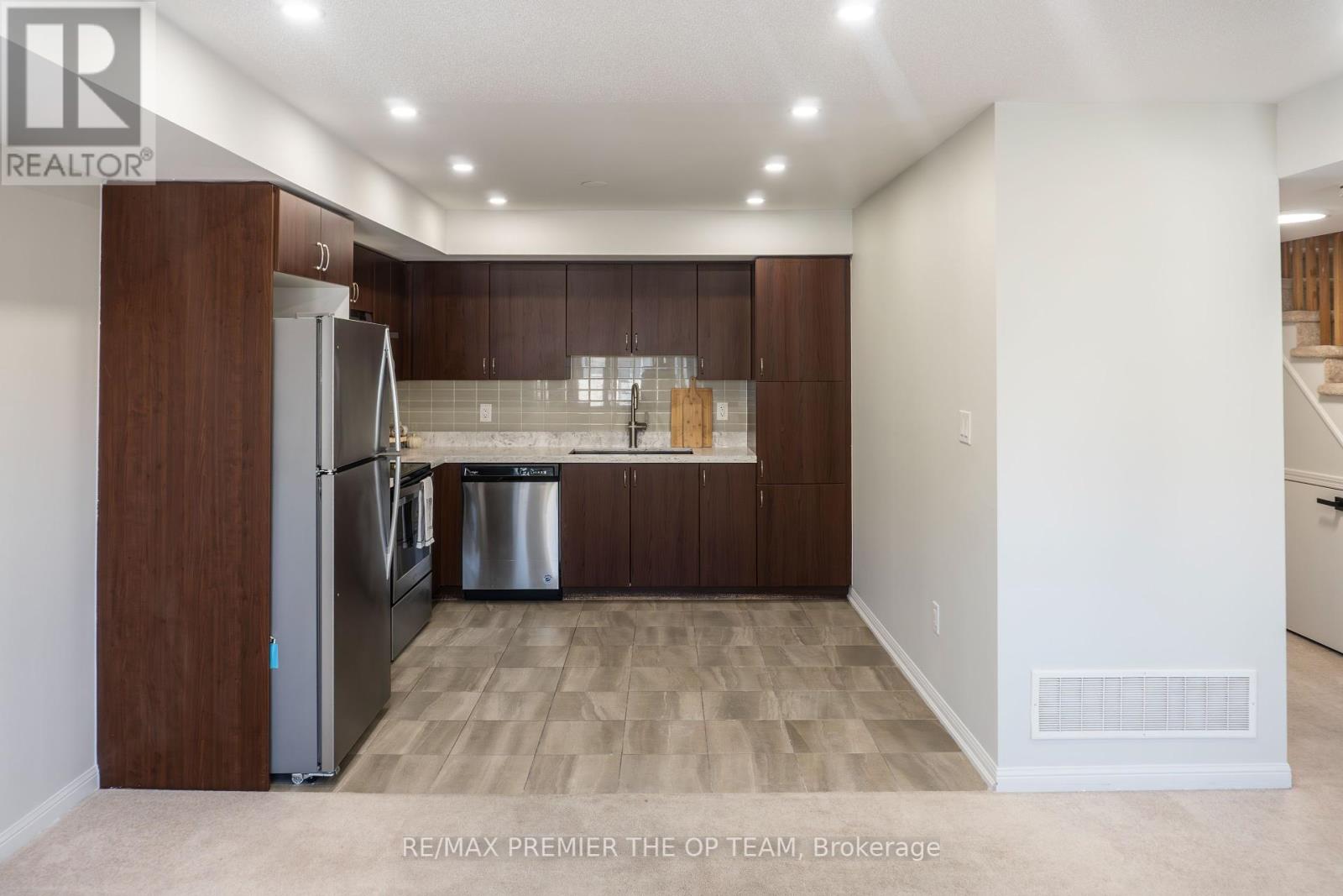 120 - 250 Sunny Meadow Boulevard, Brampton, Ontario  L6R 3Y7 - Photo 4 - W12405201