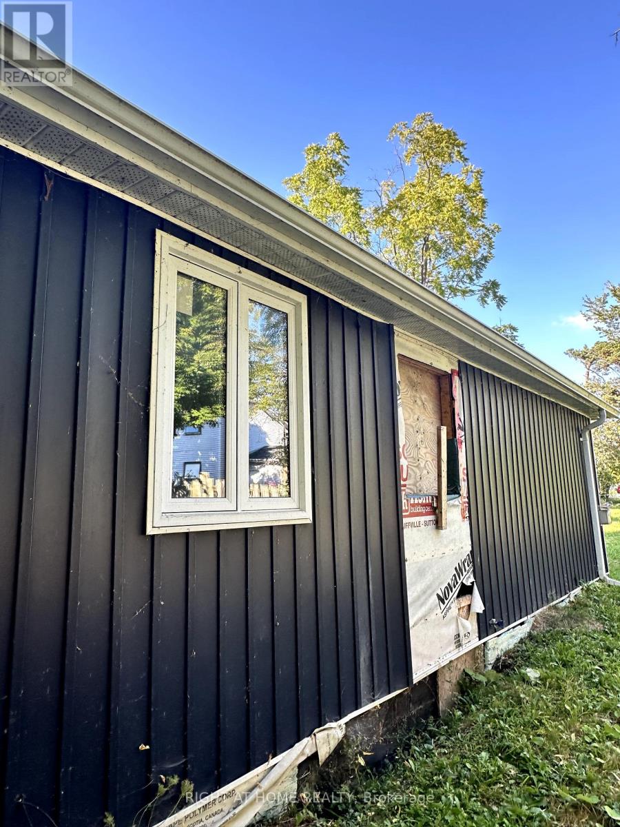 47 Metropolitan Crescent, Georgina (Keswick North), Ontario  L4P 1L7 - Photo 15 - N12404294