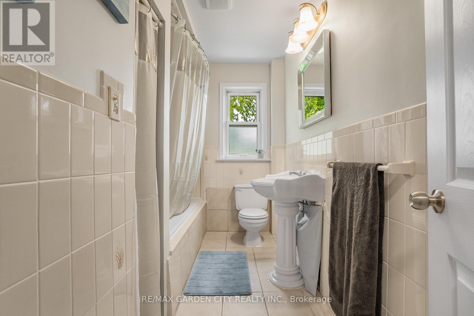 174 Mud Street W, Grimsby, Ontario  L0R 1M0 - Photo 19 - X12405228
