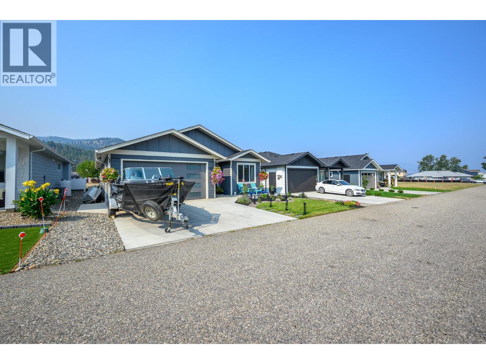528 Loon Avenue, Vernon, British Columbia  V1H 2A1 - Photo 3 - 10363024