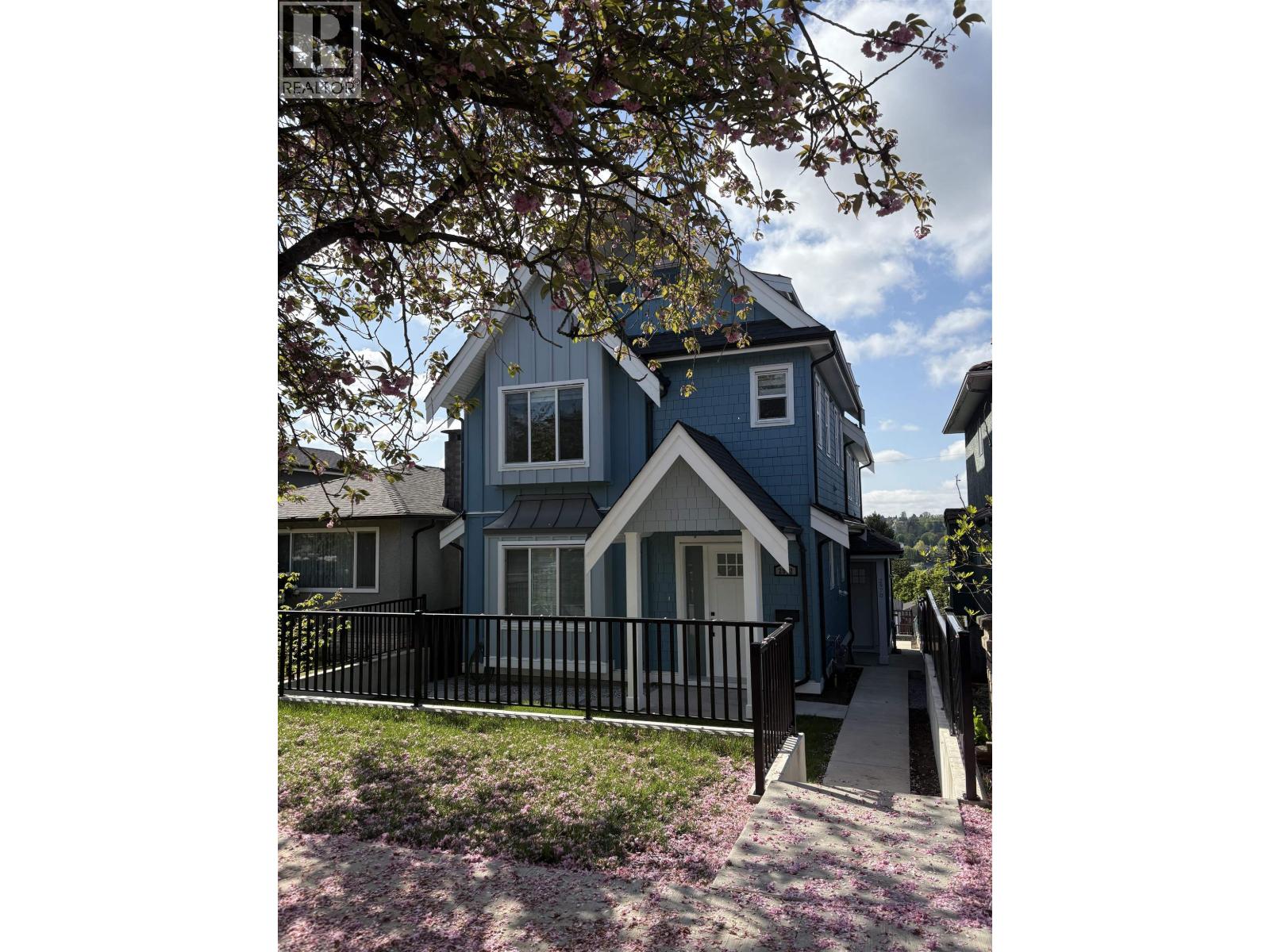 2970 E 7th Avenue, Vancouver, British Columbia  V5M 1V3 - Photo 2 - R3047896