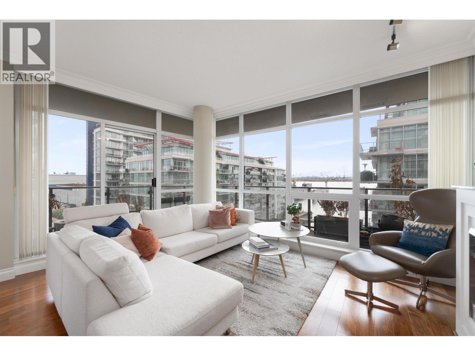 804 162 Victory Ship Way, North Vancouver, British Columbia  V7L 0B4 - Photo 3 - R3047938