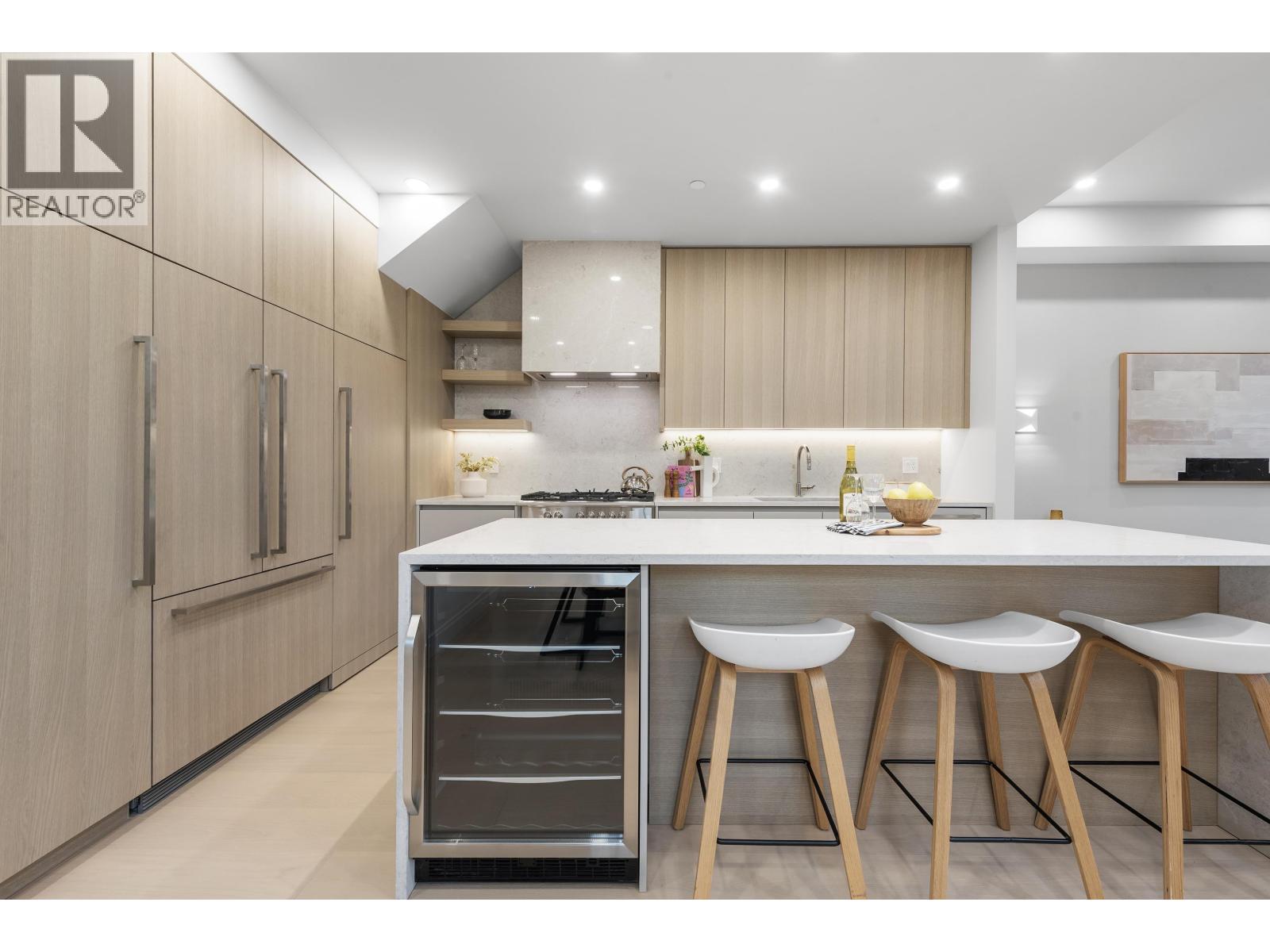 2 2136 E 10th Avenue, Vancouver, British Columbia  V5N 1Y1 - Photo 5 - R3047959