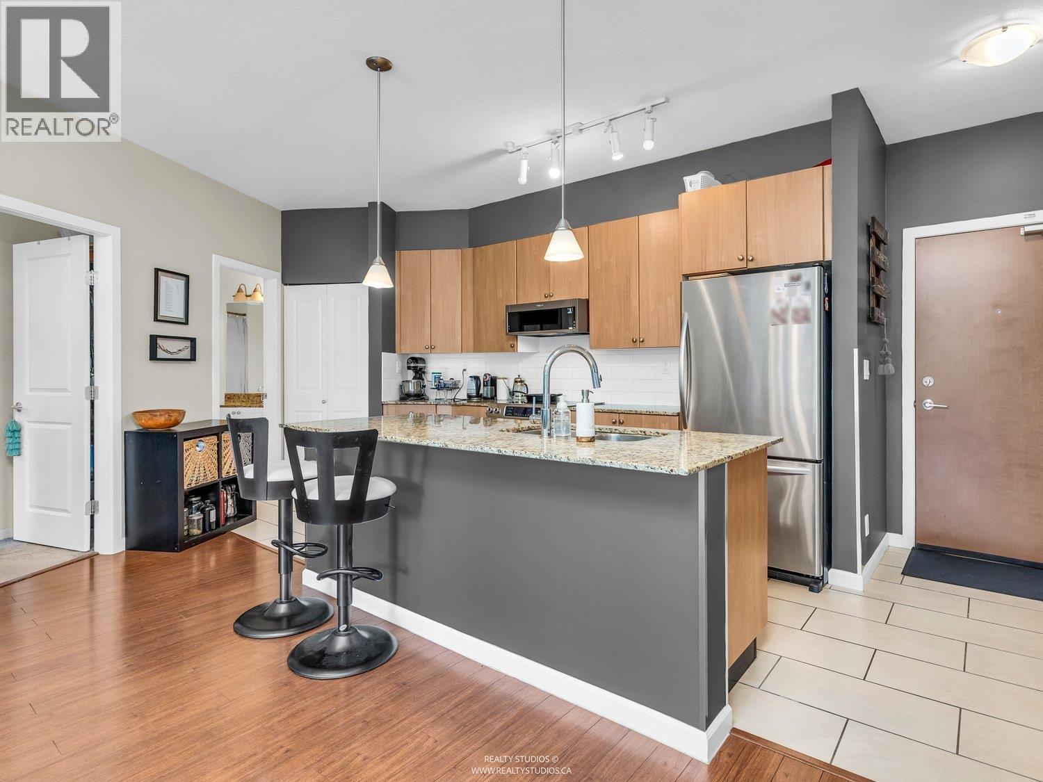 402 285 Ross Drive, New Westminster, British Columbia  V3L 0B9 - Photo 15 - R3048056