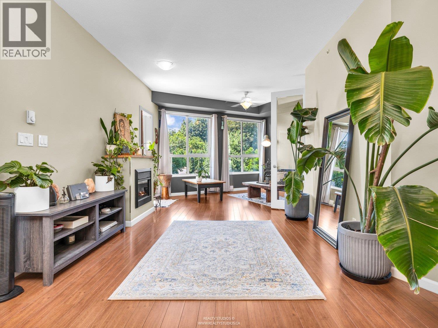 402 285 Ross Drive, New Westminster, British Columbia  V3L 0B9 - Photo 5 - R3048056