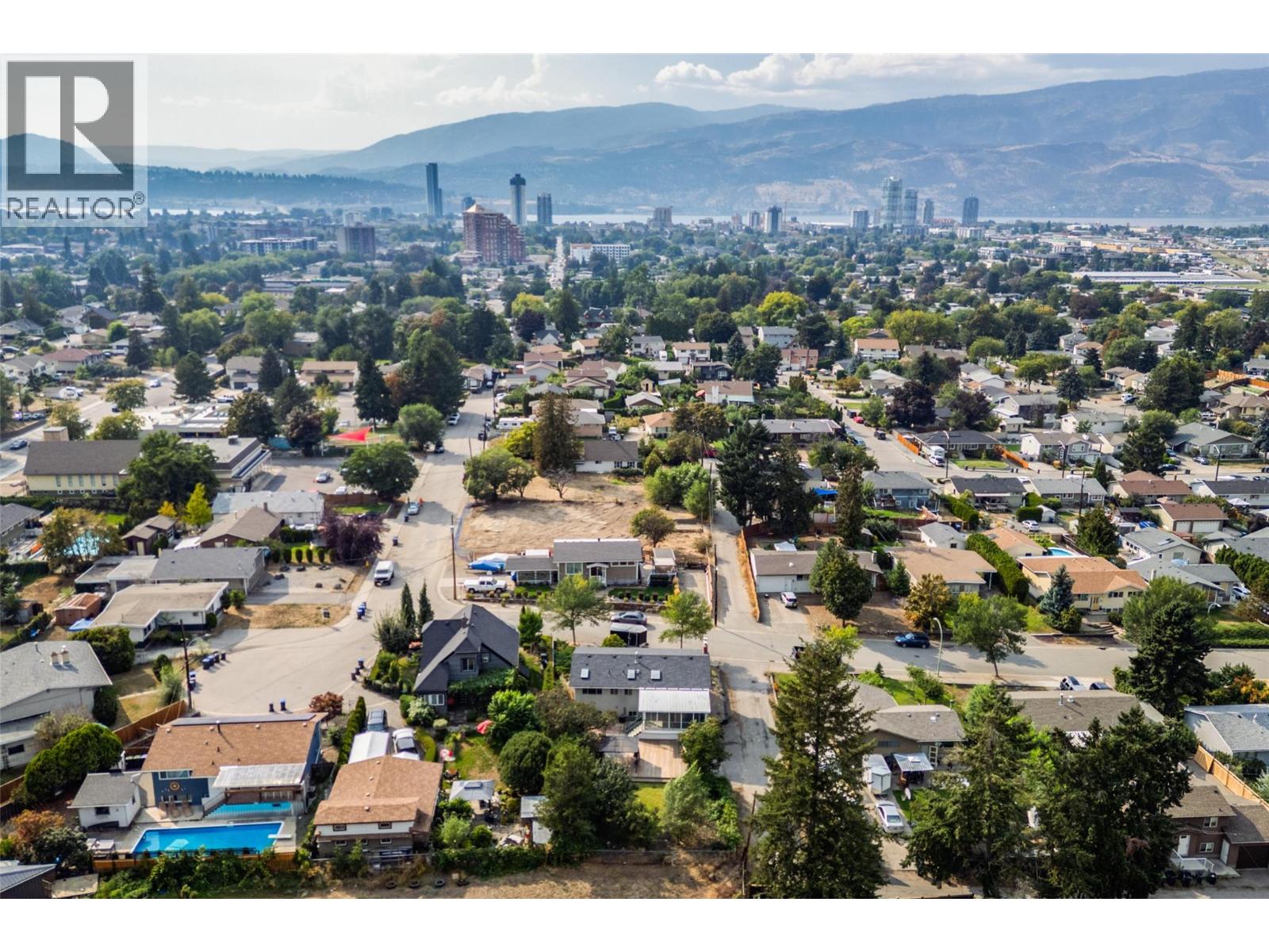 Photo 6 at 1463 Braemar Street, Glenmore, Kelowna Photo 6 at 1463 Braemar Street, Glenmore, Kelowna