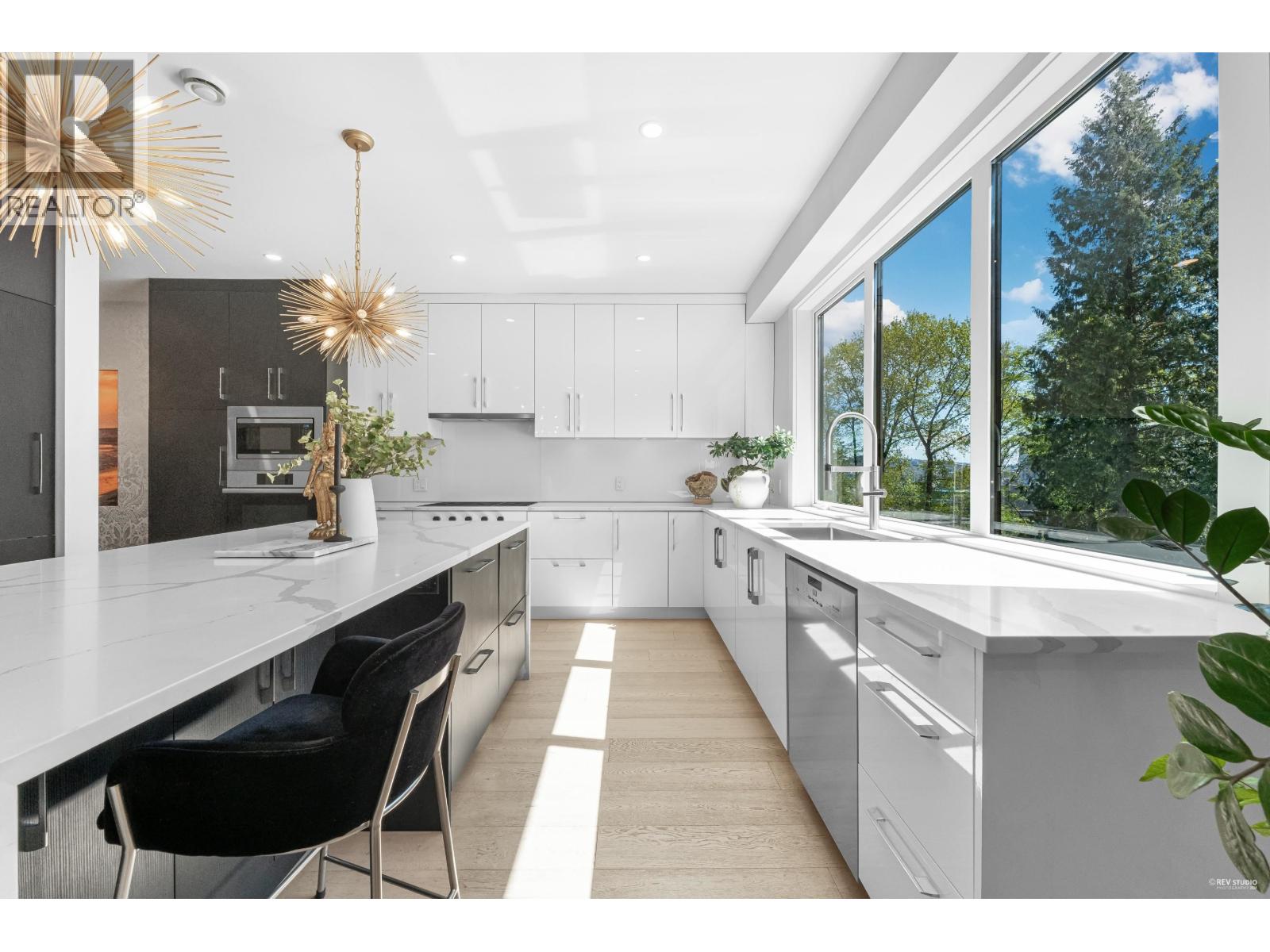 919 E 4th Street, North Vancouver, British Columbia  V7L 1K3 - Photo 11 - R3047899
