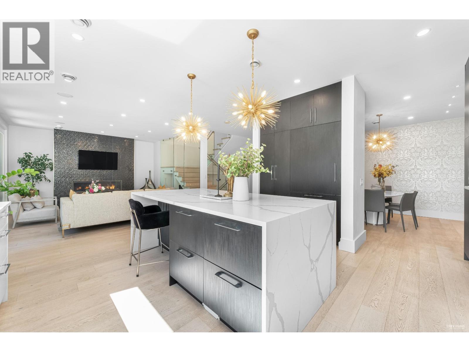919 E 4th Street, North Vancouver, British Columbia  V7L 1K3 - Photo 12 - R3047899
