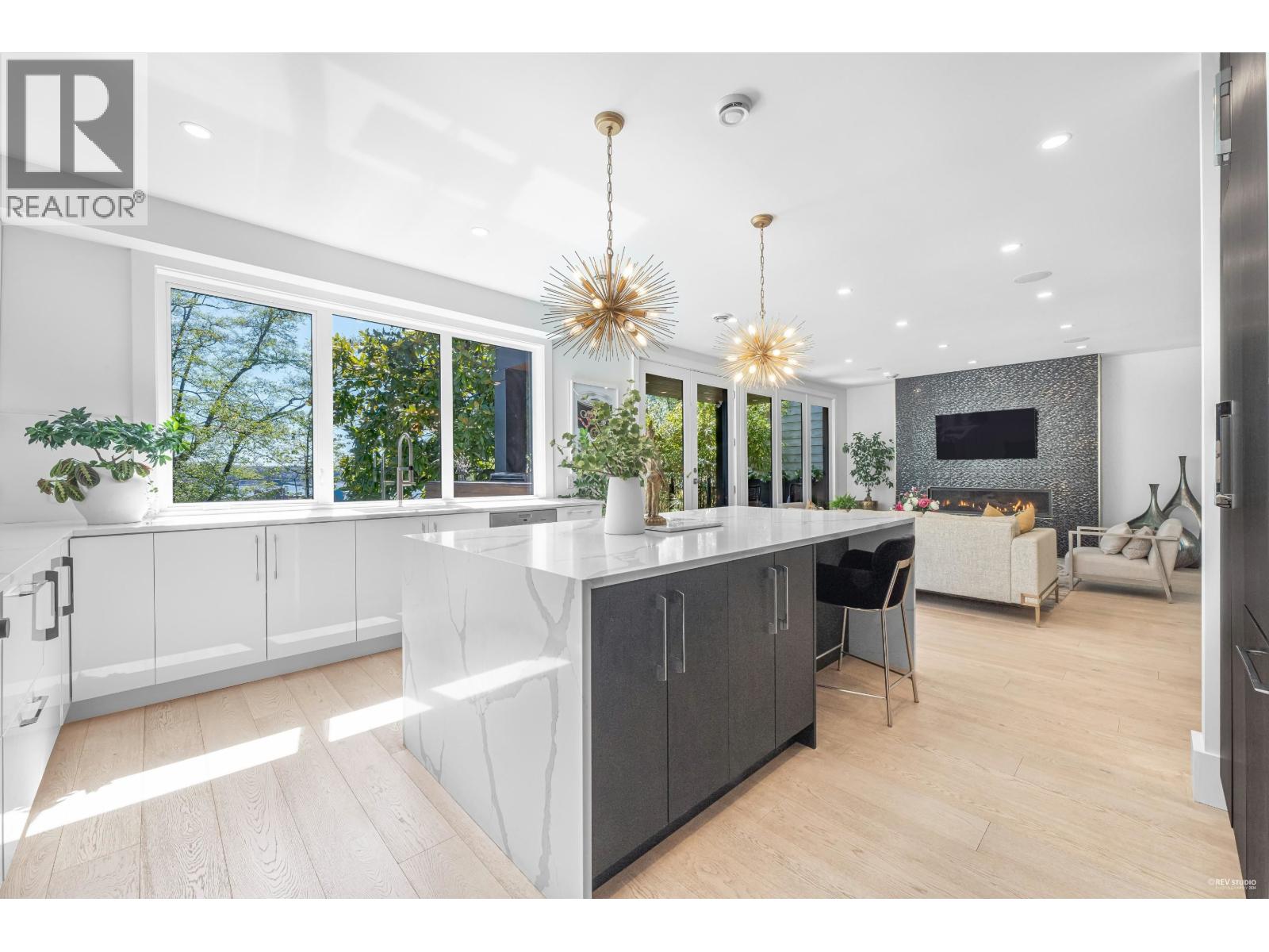 919 E 4th Street, North Vancouver, British Columbia  V7L 1K3 - Photo 13 - R3047899