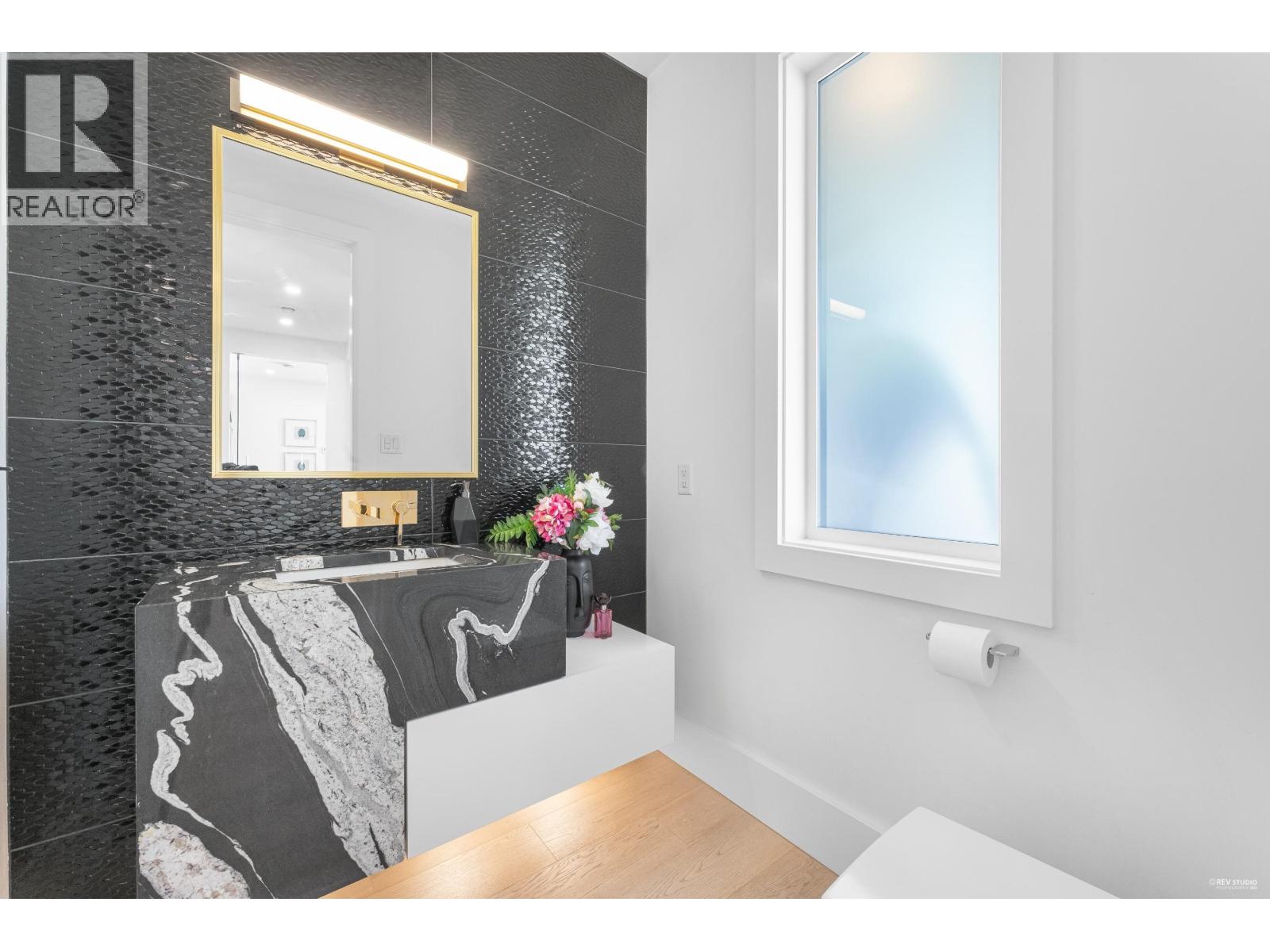 919 E 4th Street, North Vancouver, British Columbia  V7L 1K3 - Photo 18 - R3047899