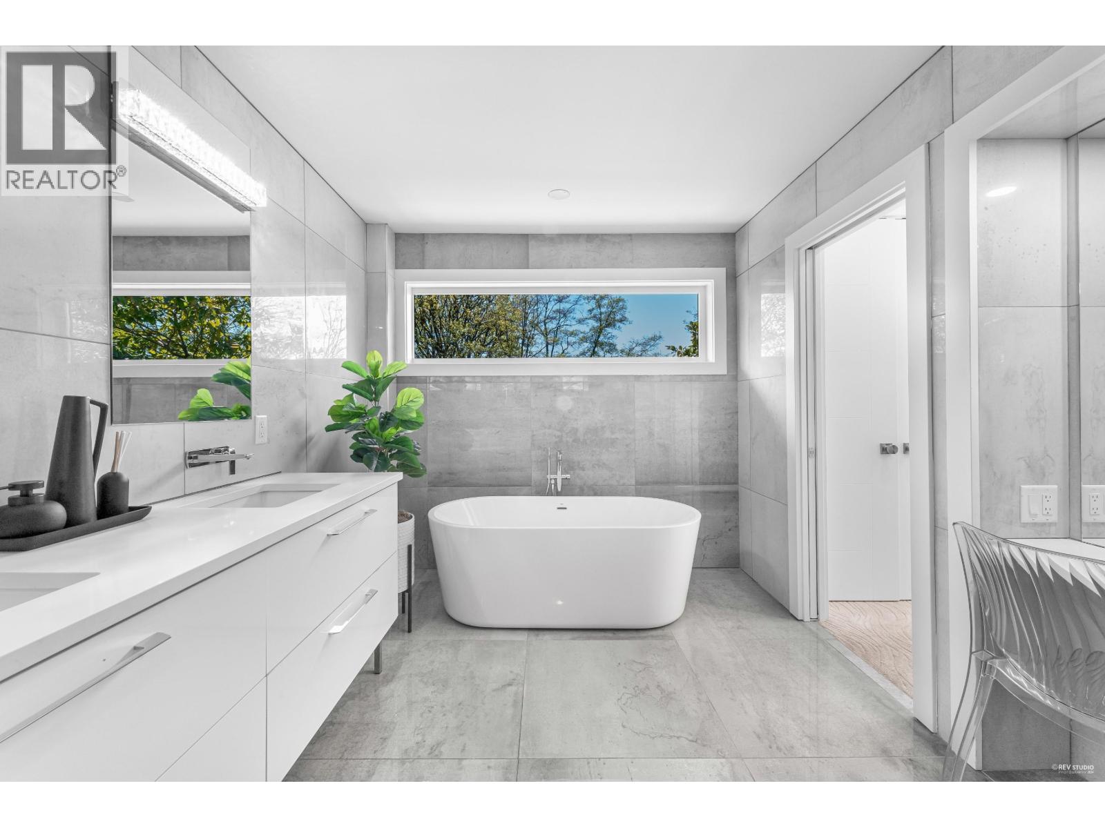 919 E 4th Street, North Vancouver, British Columbia  V7L 1K3 - Photo 23 - R3047899