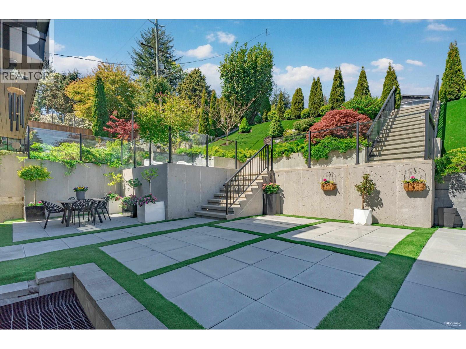 919 E 4th Street, North Vancouver, British Columbia  V7L 1K3 - Photo 3 - R3047899