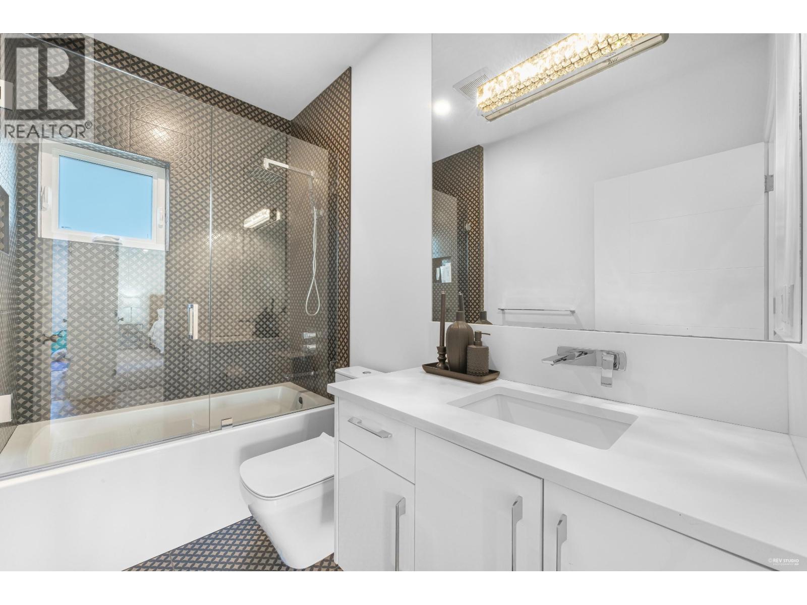 919 E 4th Street, North Vancouver, British Columbia  V7L 1K3 - Photo 30 - R3047899