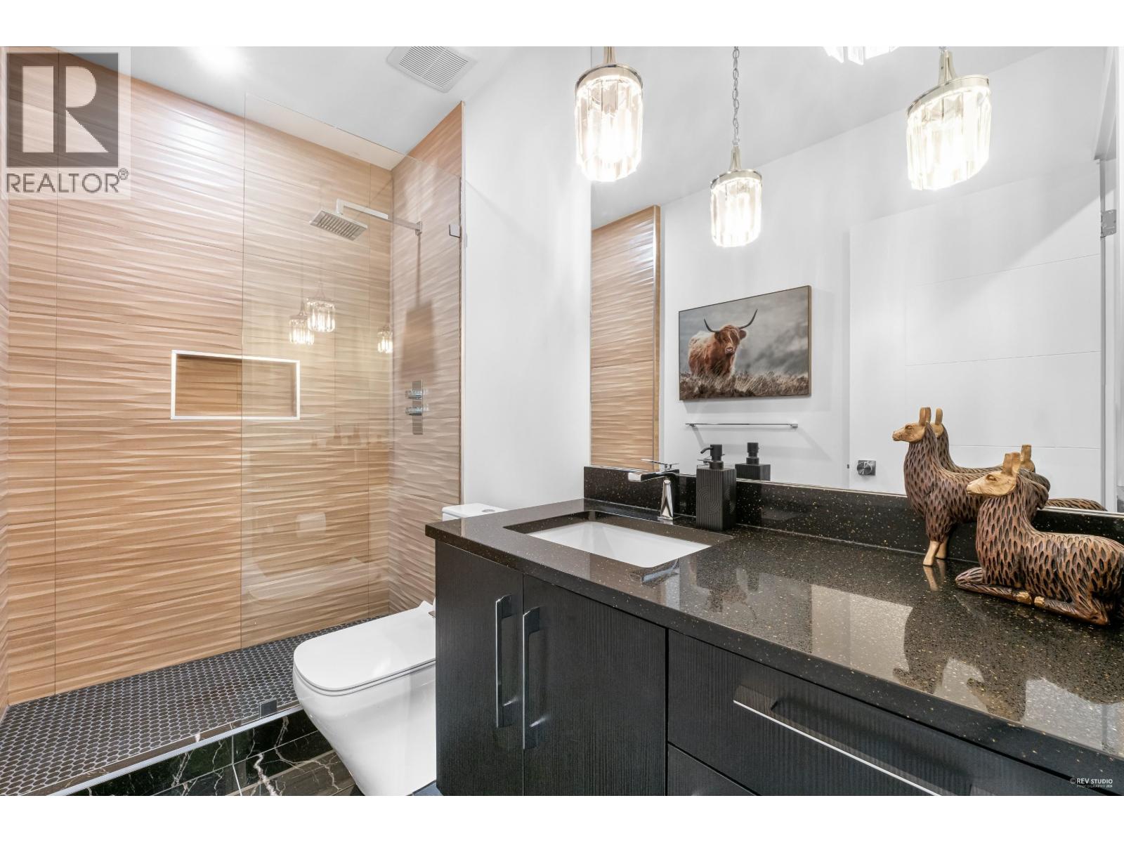 919 E 4th Street, North Vancouver, British Columbia  V7L 1K3 - Photo 33 - R3047899