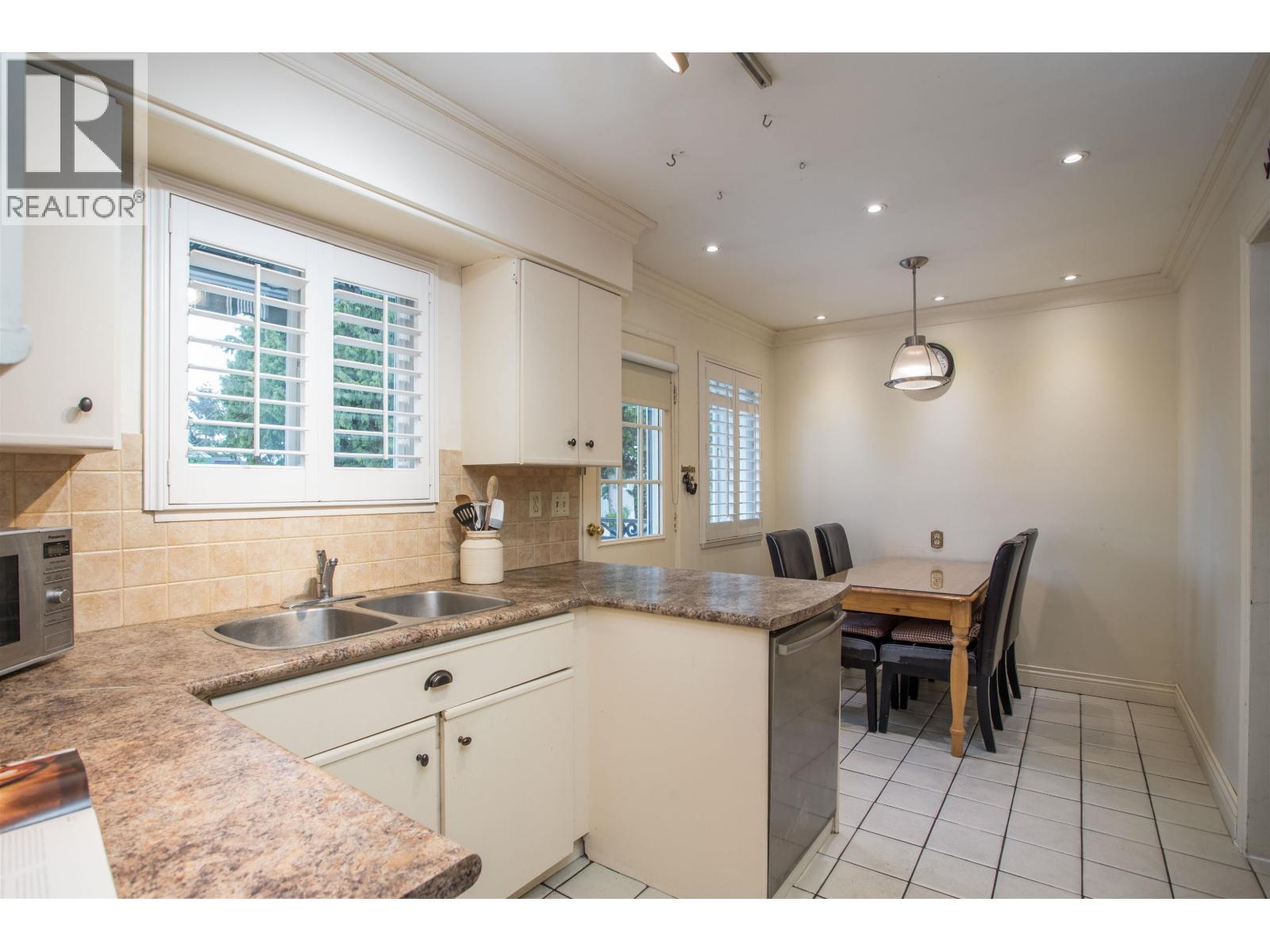 10811 Seahurst Place, Richmond, British Columbia  V7A 3Z7 - Photo 10 - R3047943