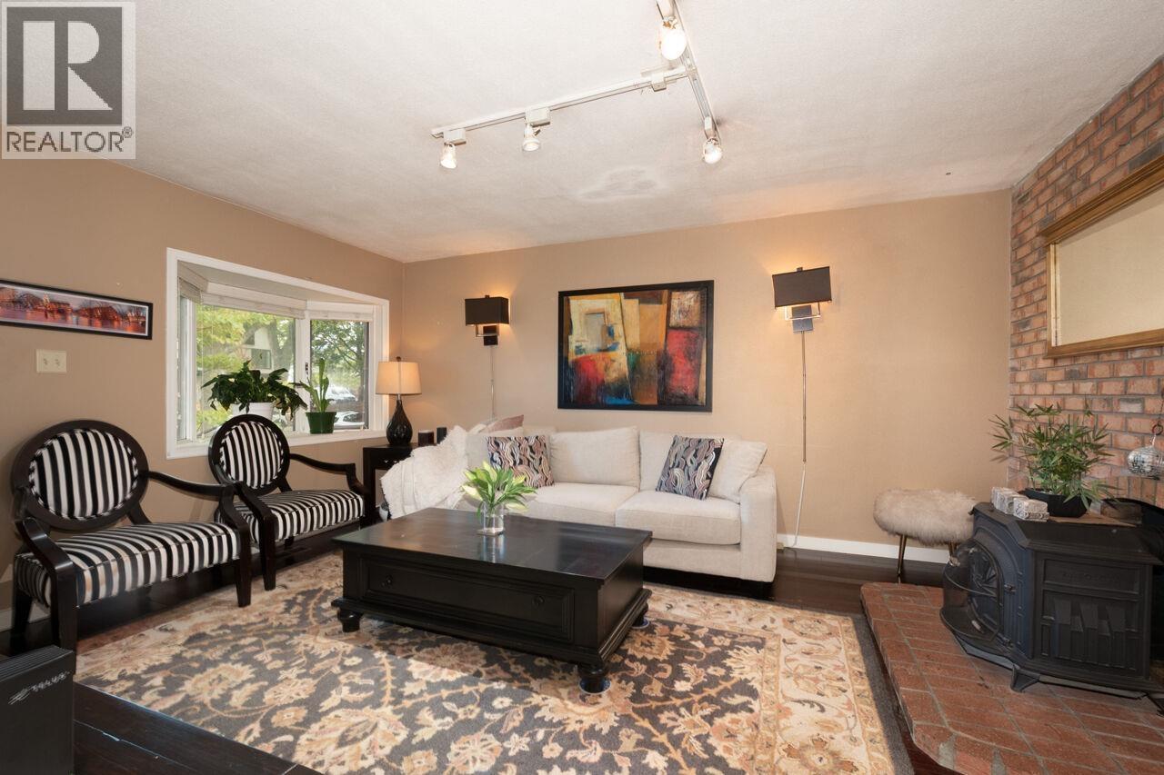 2466 Eton Street, Vancouver, British Columbia  V5K 1J5 - Photo 4 - R3047946