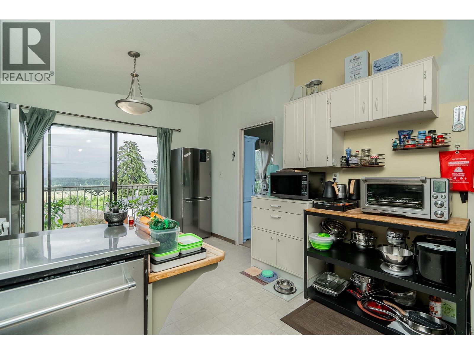 992 Saddle Street, Coquitlam, British Columbia  V3C 3N5 - Photo 11 - R3047968